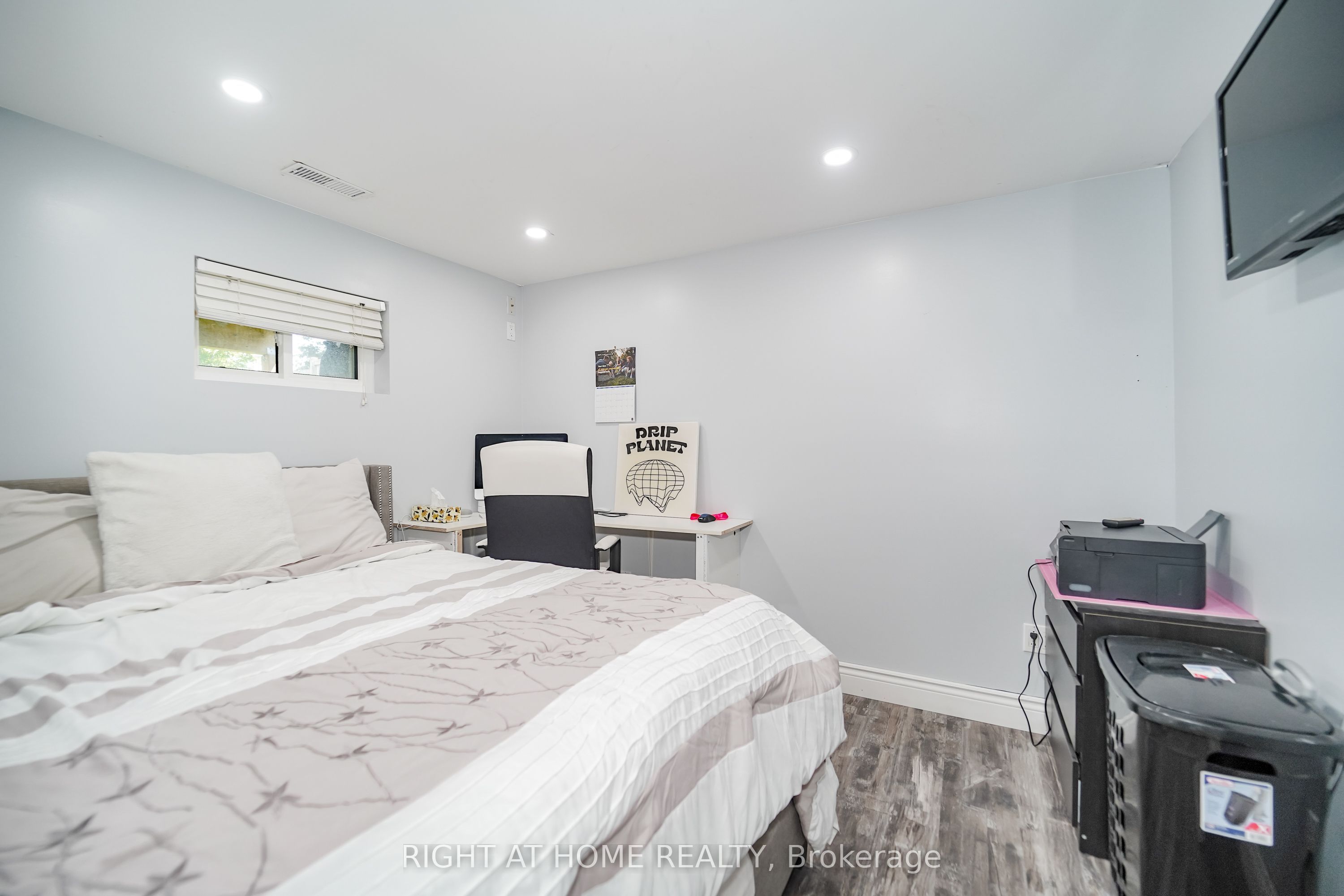 17 Clover Avenue Property Photo 36
