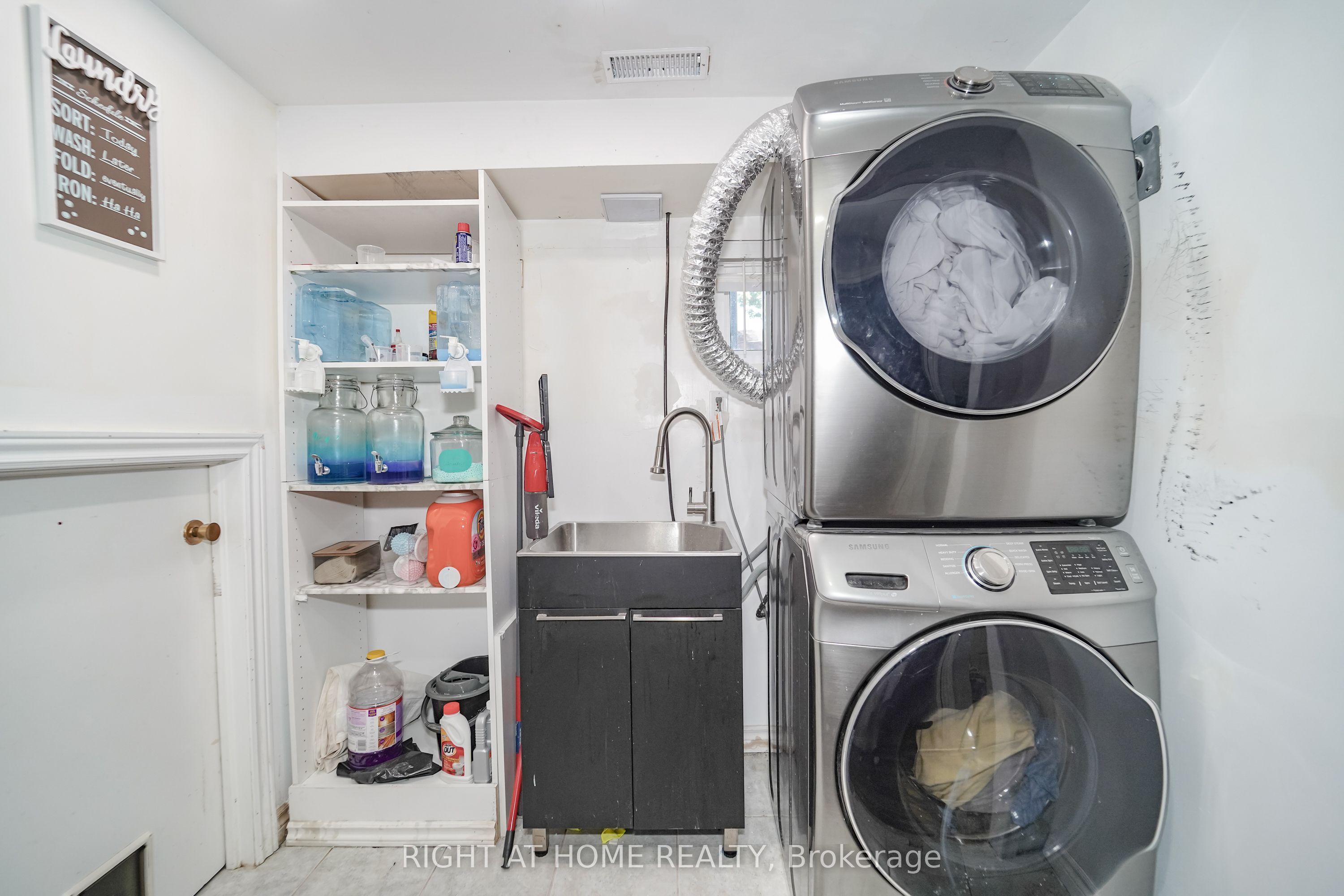 17 Clover Avenue Property Photo 38