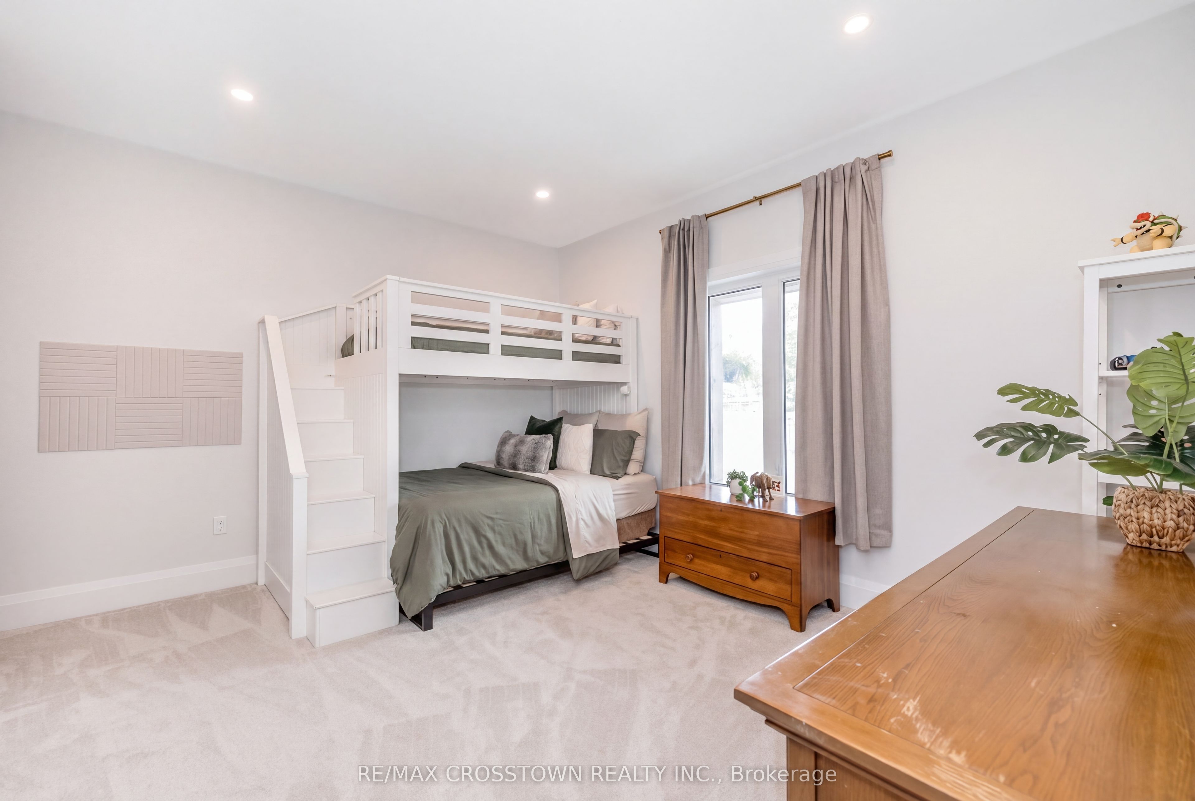 75 Moonstone Road E Property Photo 32