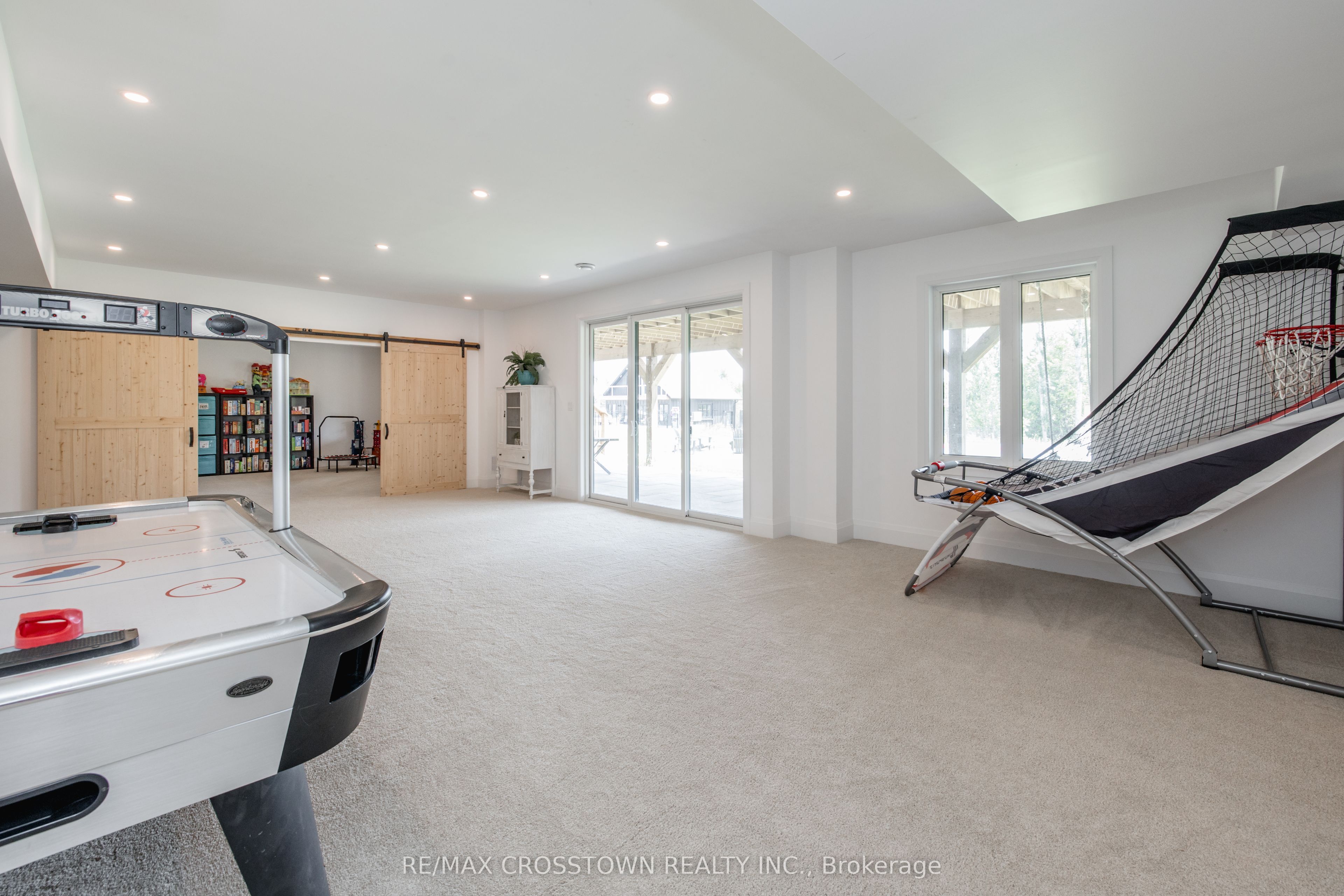 75 Moonstone Road E Property Photo 43