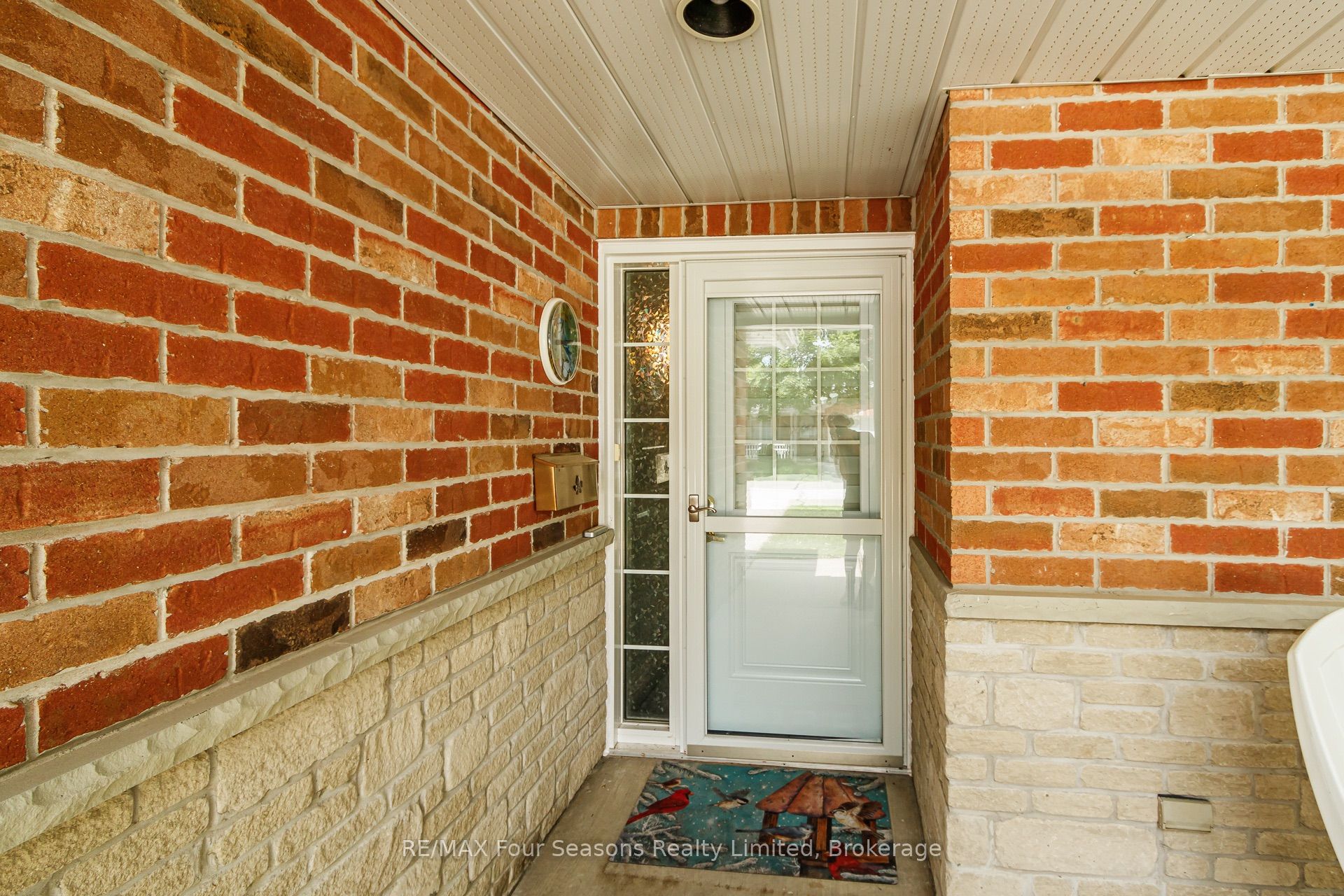 275 Huron Street 27 Property Photo 4