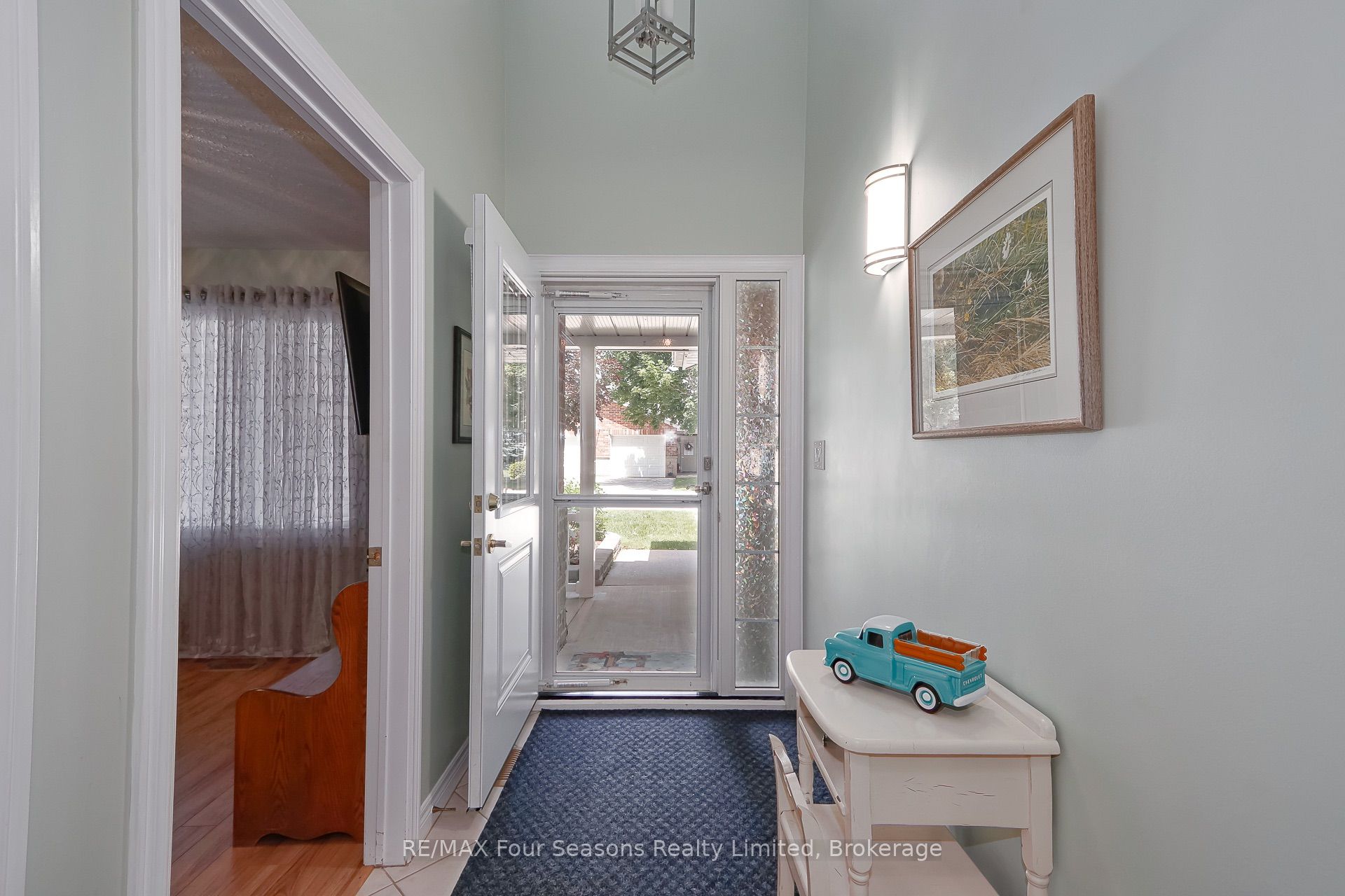 275 Huron Street 27 Property Photo 5