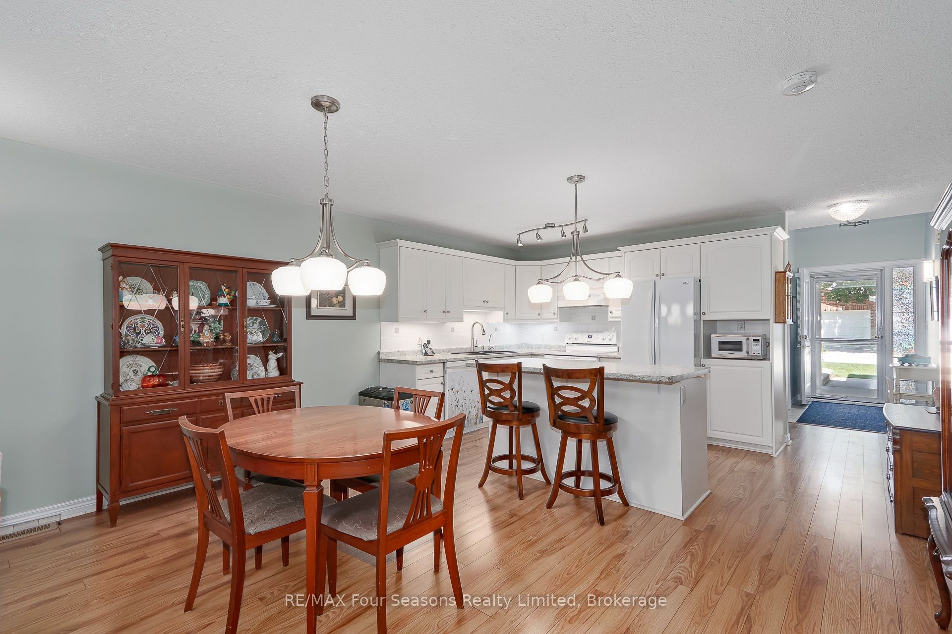 275 Huron Street 27 Property Photo 6