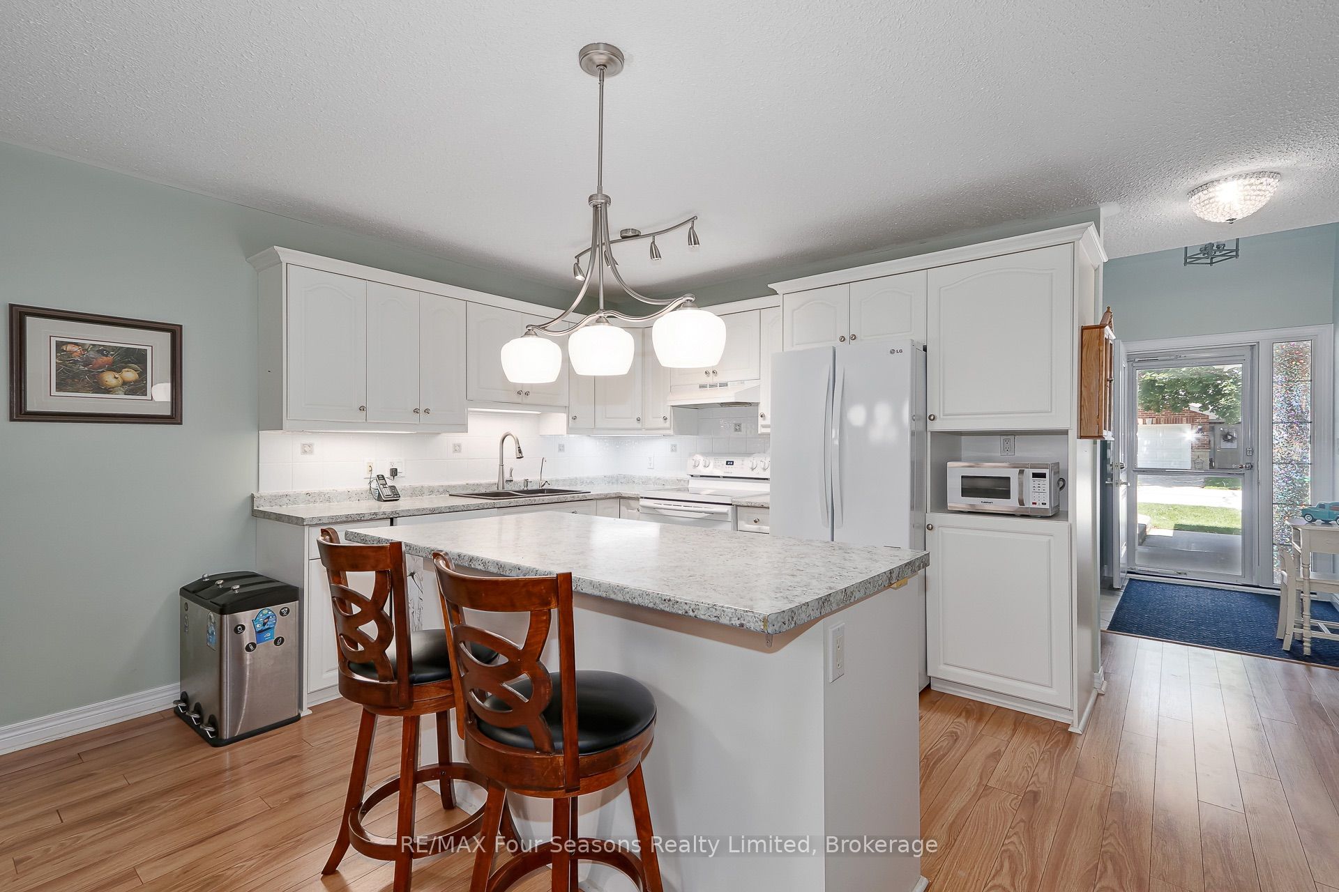 275 Huron Street 27 Property Photo 9