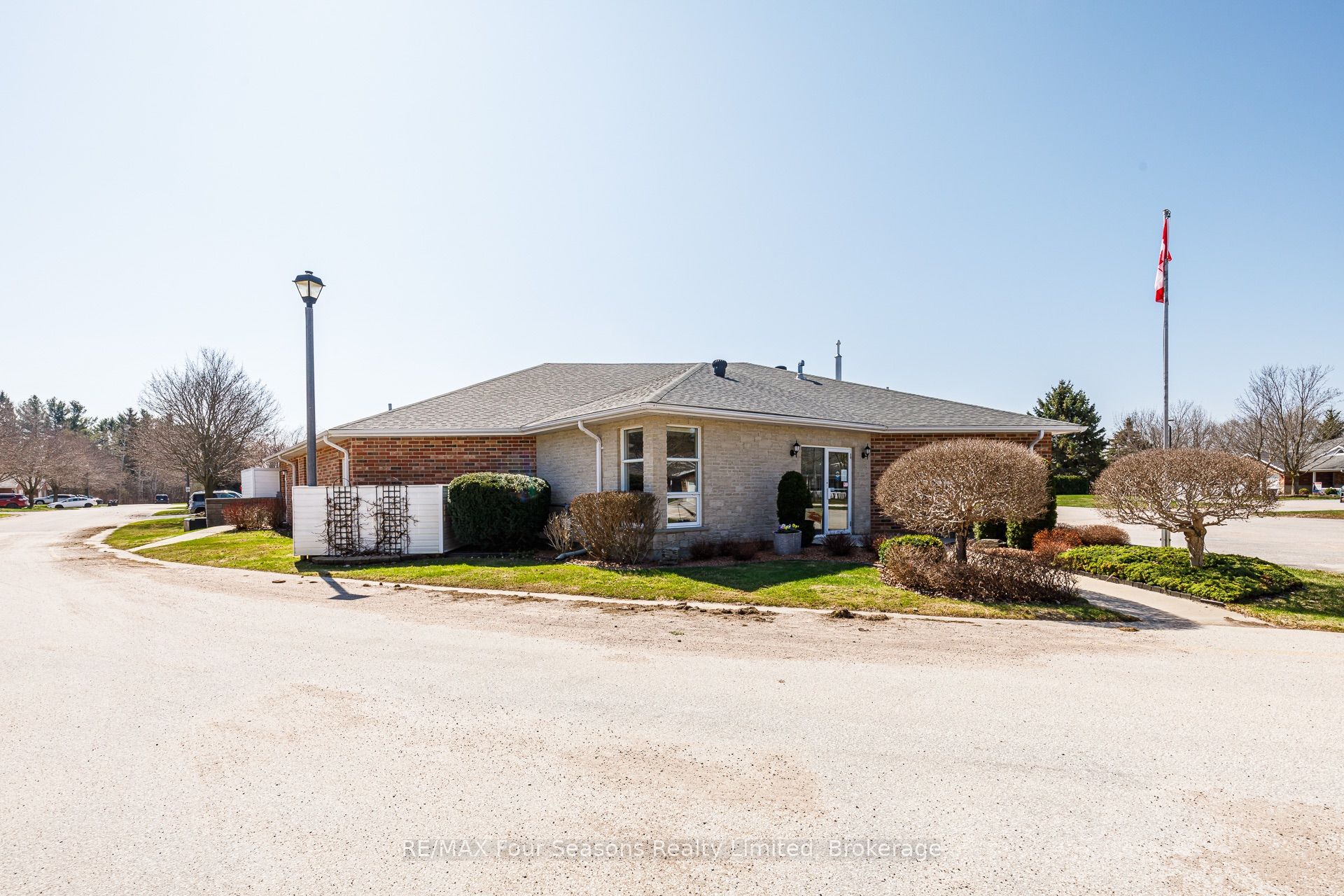 275 Huron Street 27 Property Photo 32