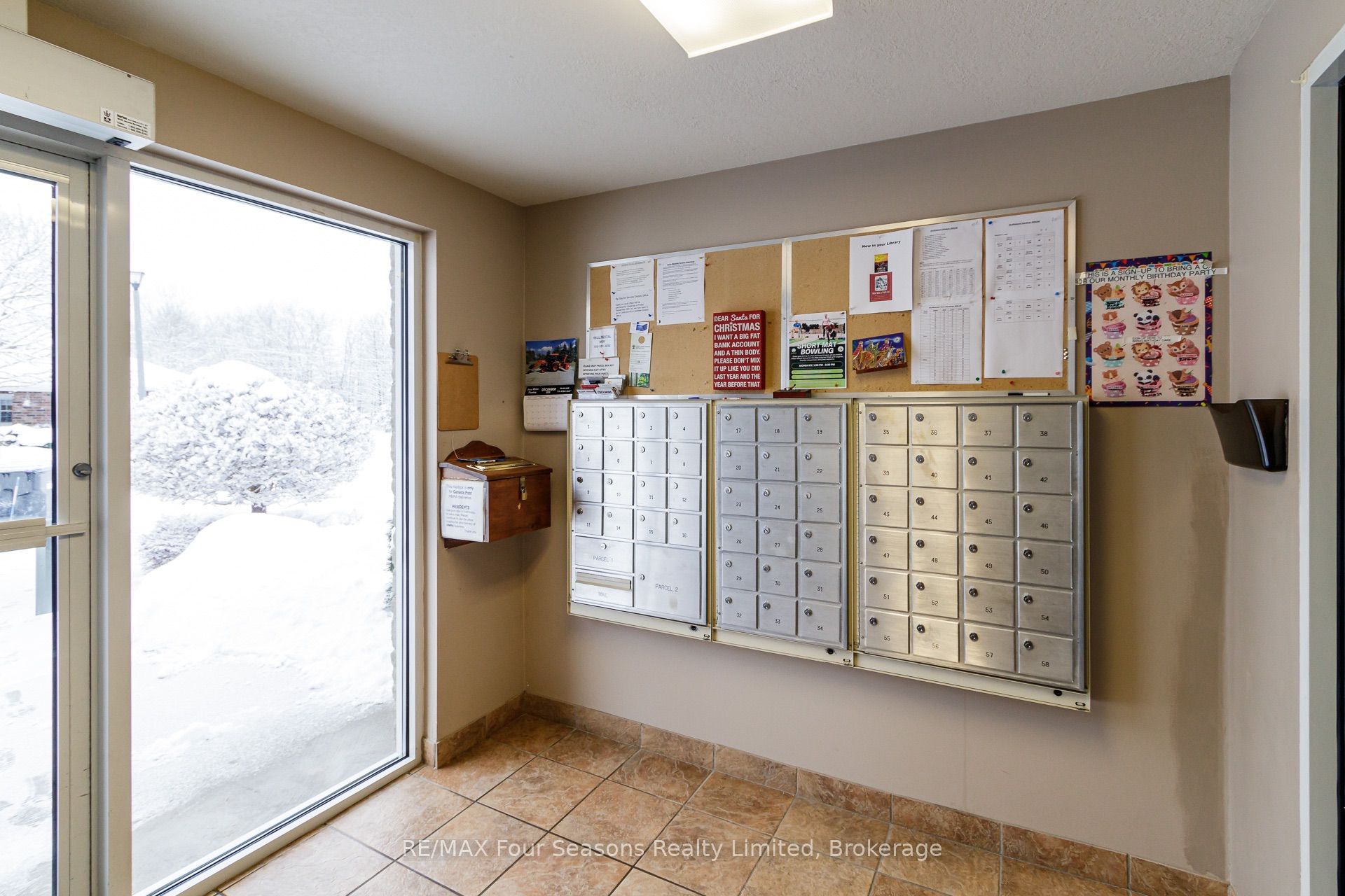 275 Huron Street 27 Property Photo 35