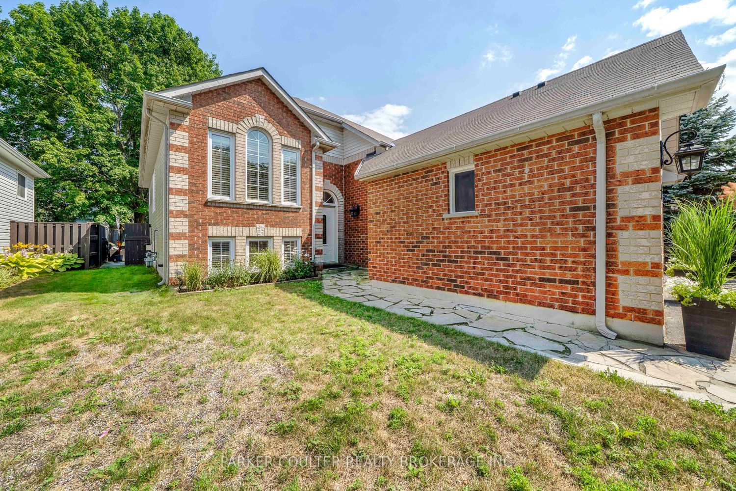 61 Dyer Drive Property Photo 4