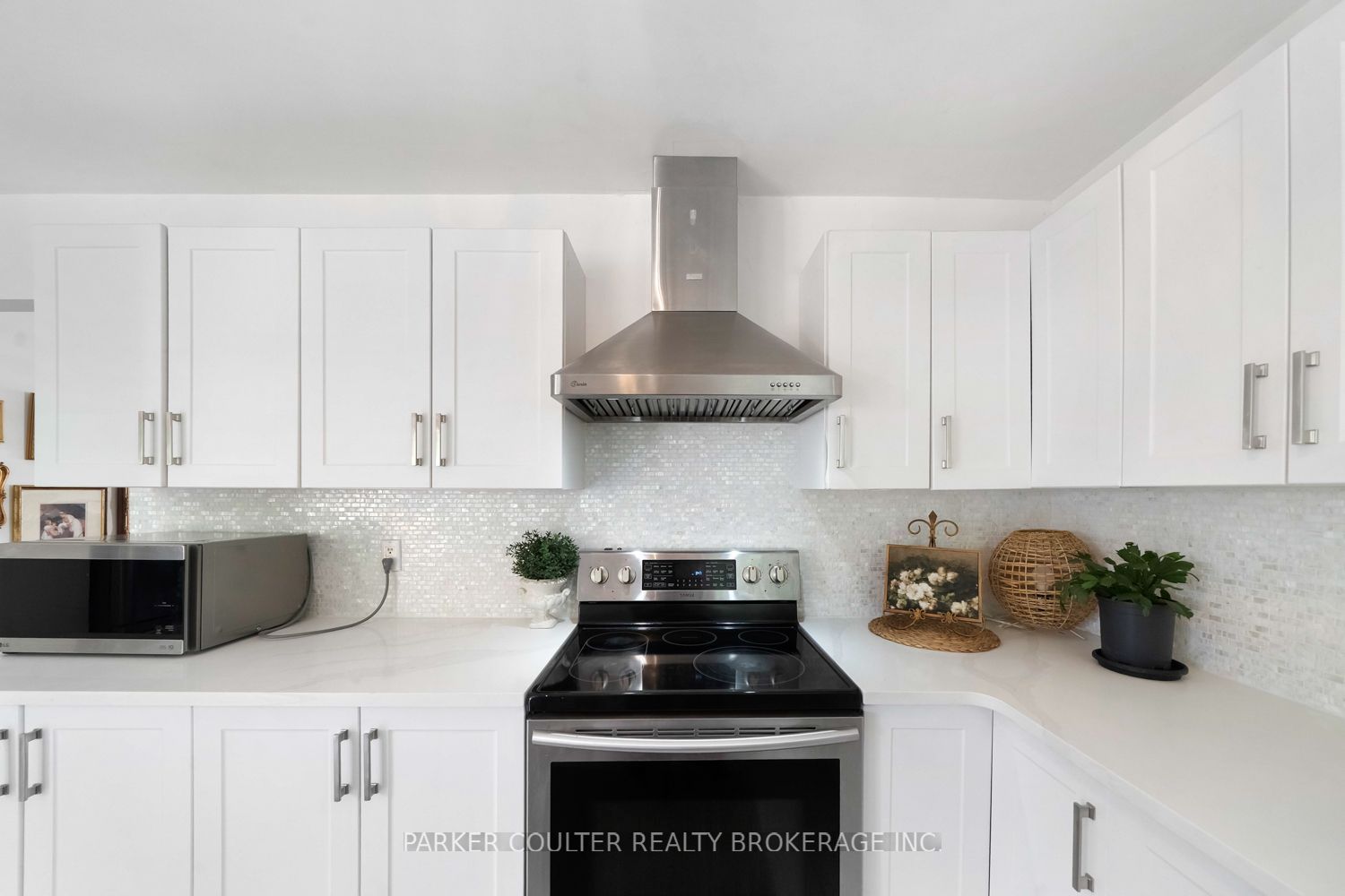 61 Dyer Drive Property Photo 15