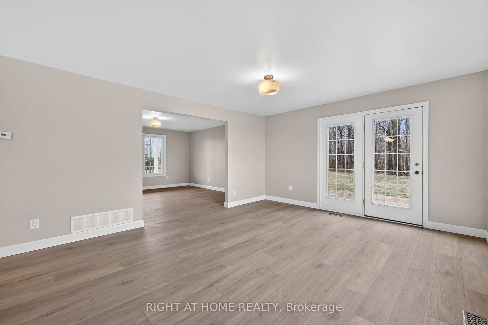 6435 12/13 Stayner Side Road Property Photo 10