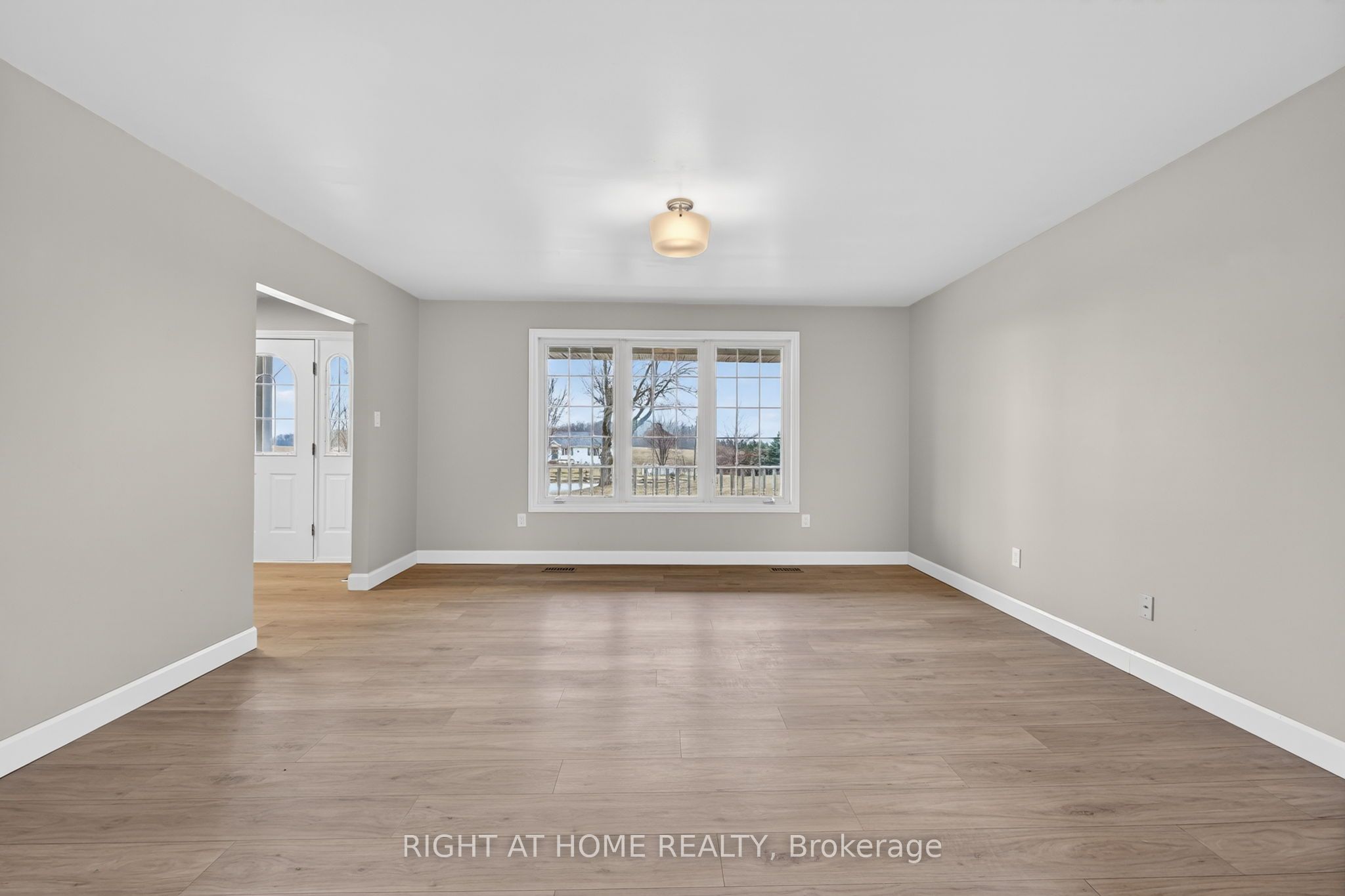 6435 12/13 Stayner Side Road Property Photo 12