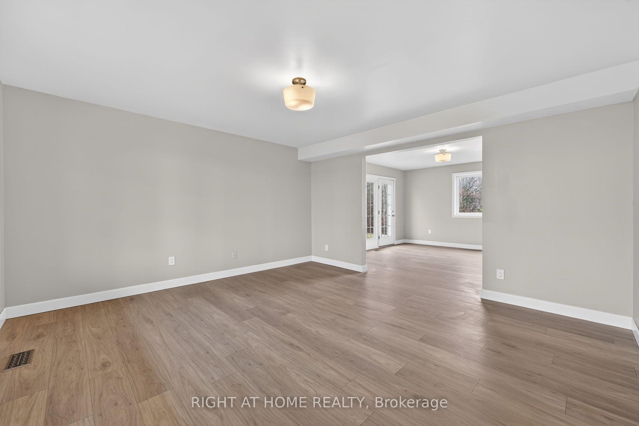 6435 12/13 Stayner Side Road Property Photo 14