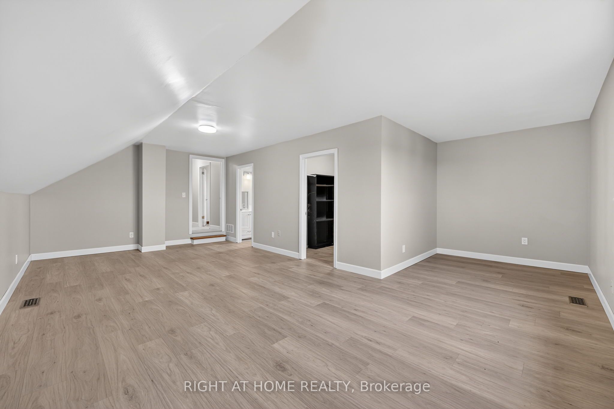 6435 12/13 Stayner Side Road Property Photo 22