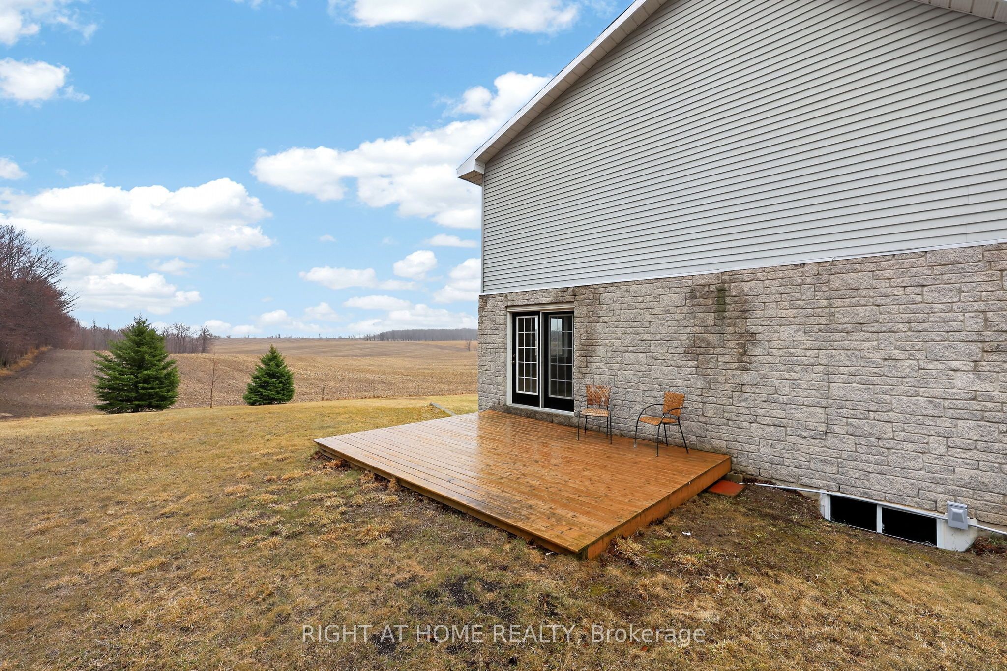 6435 12/13 Stayner Side Road Property Photo 33