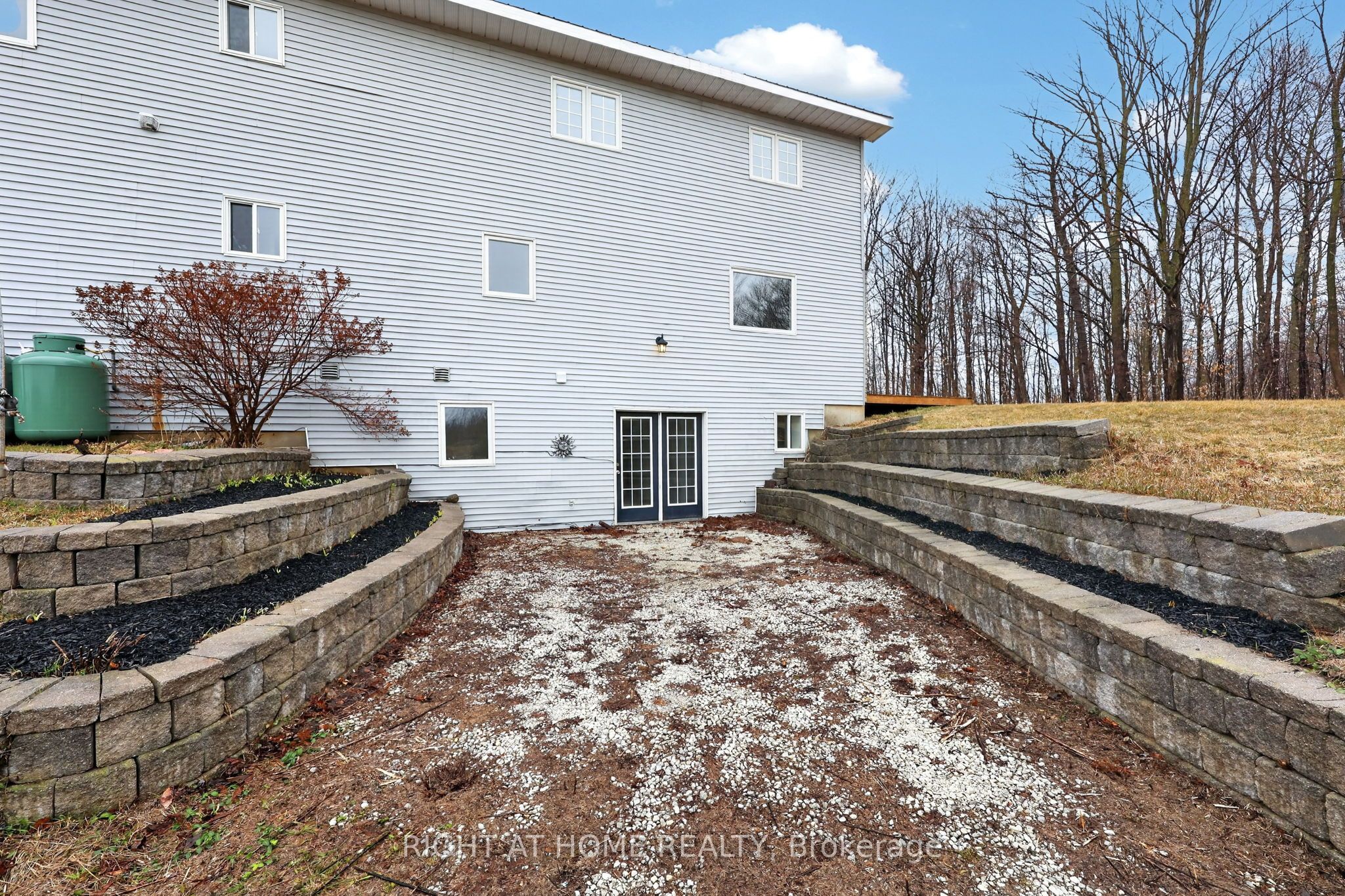 6435 12/13 Stayner Side Road Property Photo 35