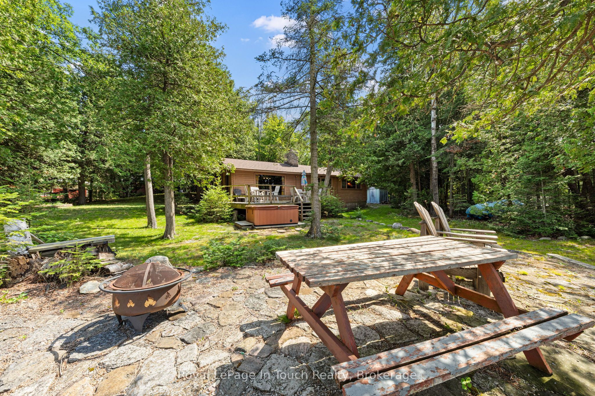 25 Chippewa Crescent Property Photo 1