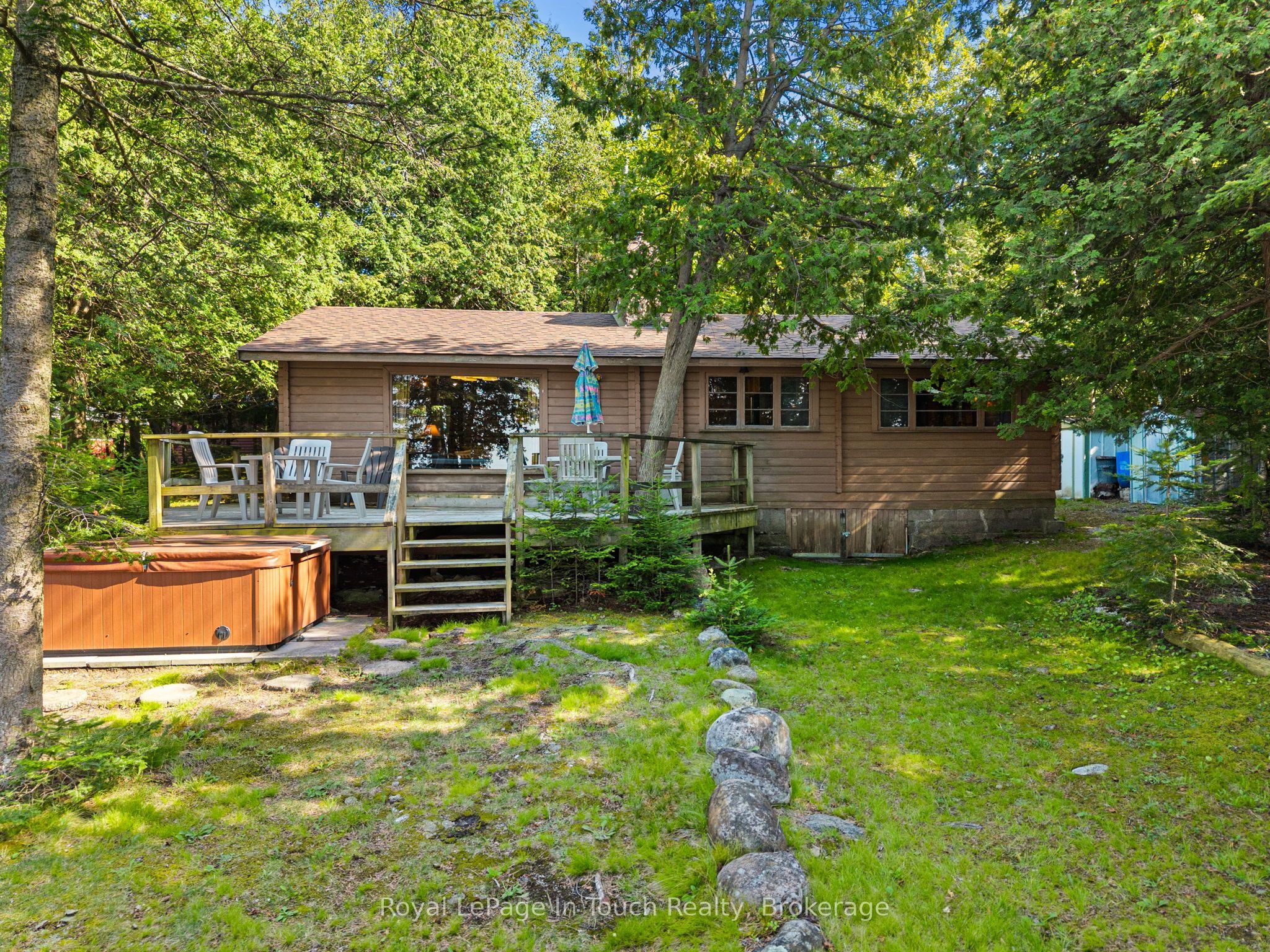 25 Chippewa Crescent Property Photo 3