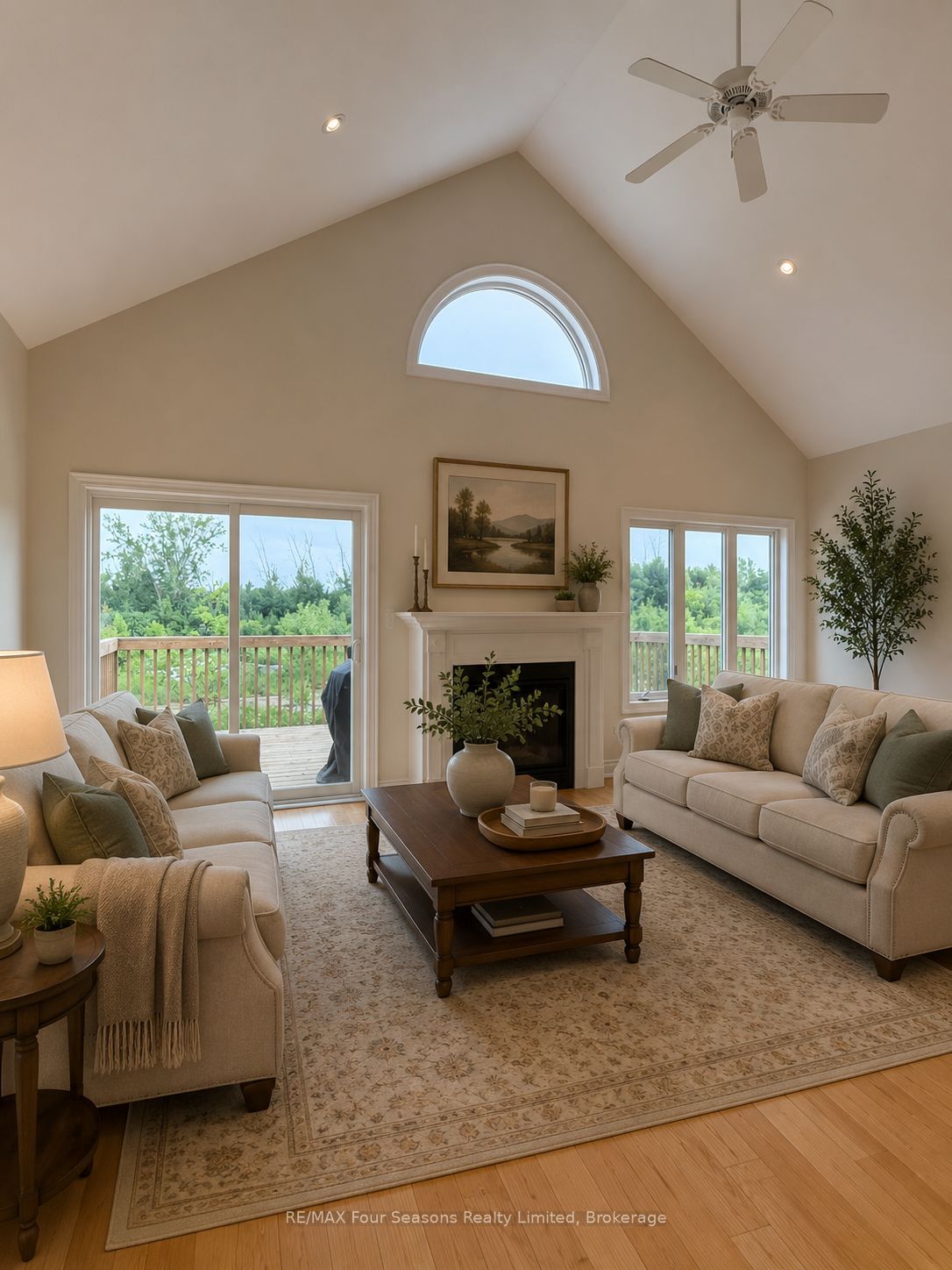 100 Kari Crescent Property Photo 3
