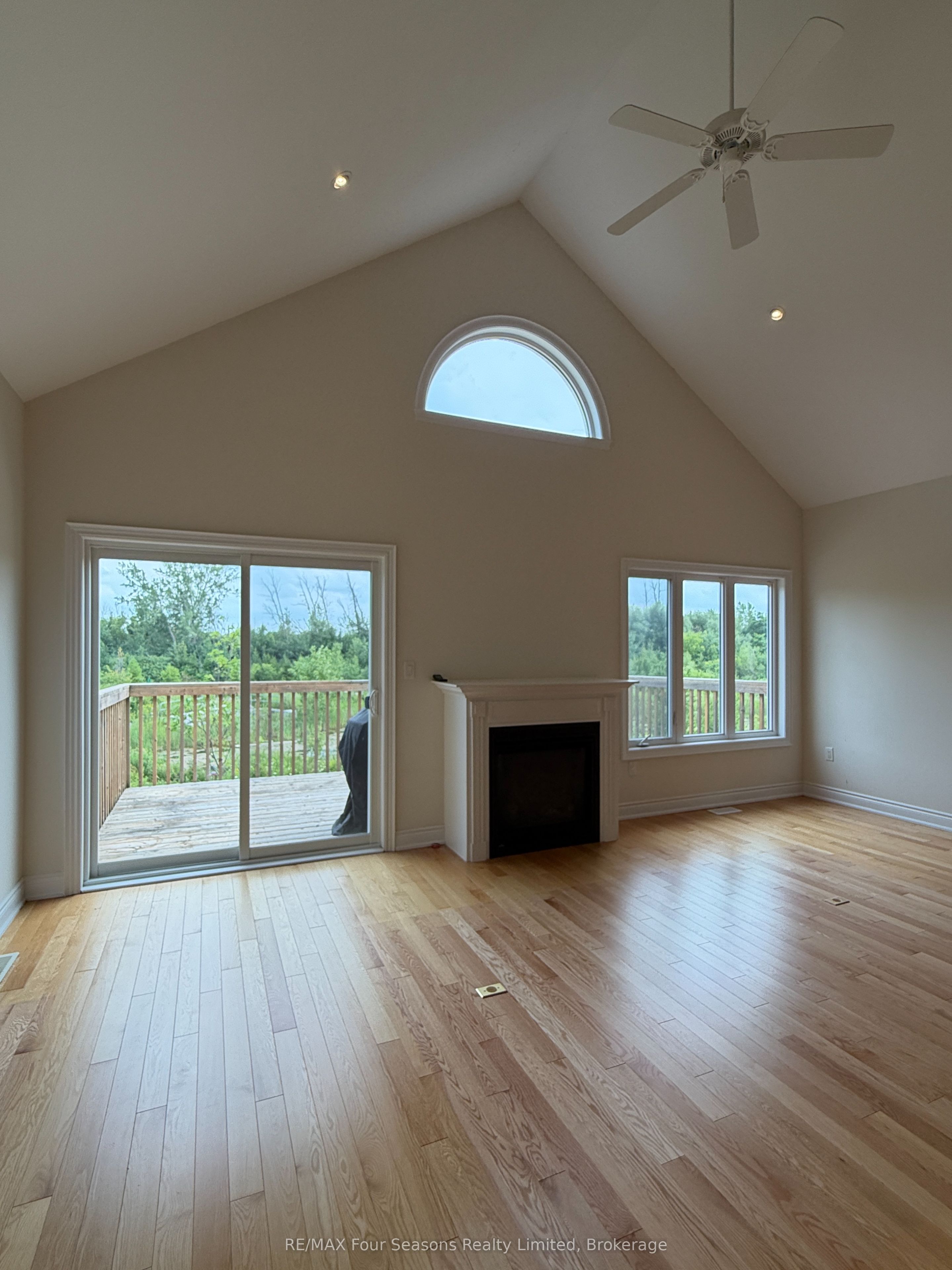 100 Kari Crescent Property Photo 9