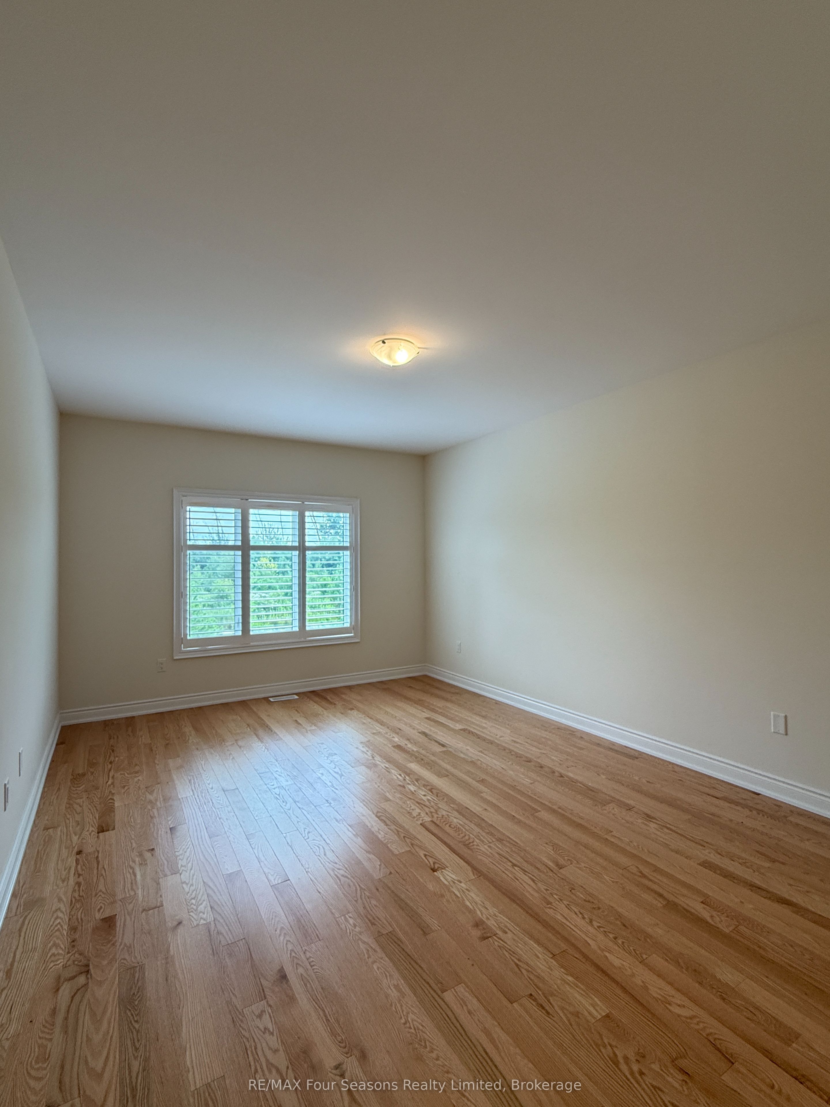 100 Kari Crescent Property Photo 11