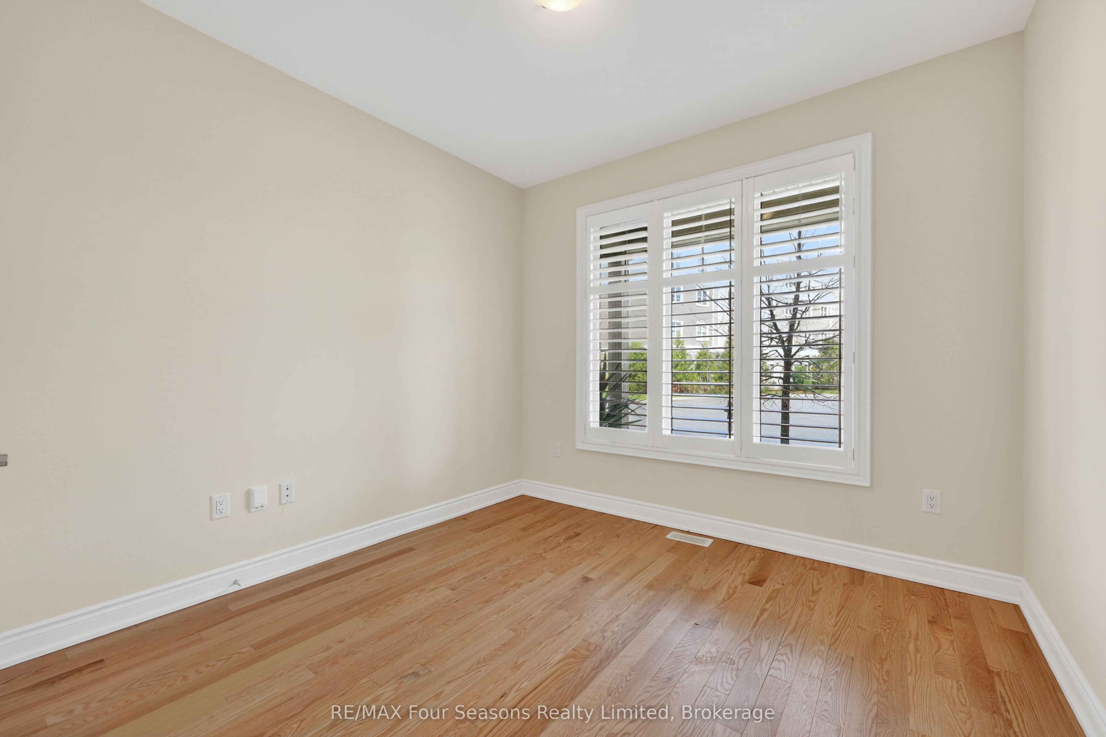 100 Kari Crescent Property Photo 15