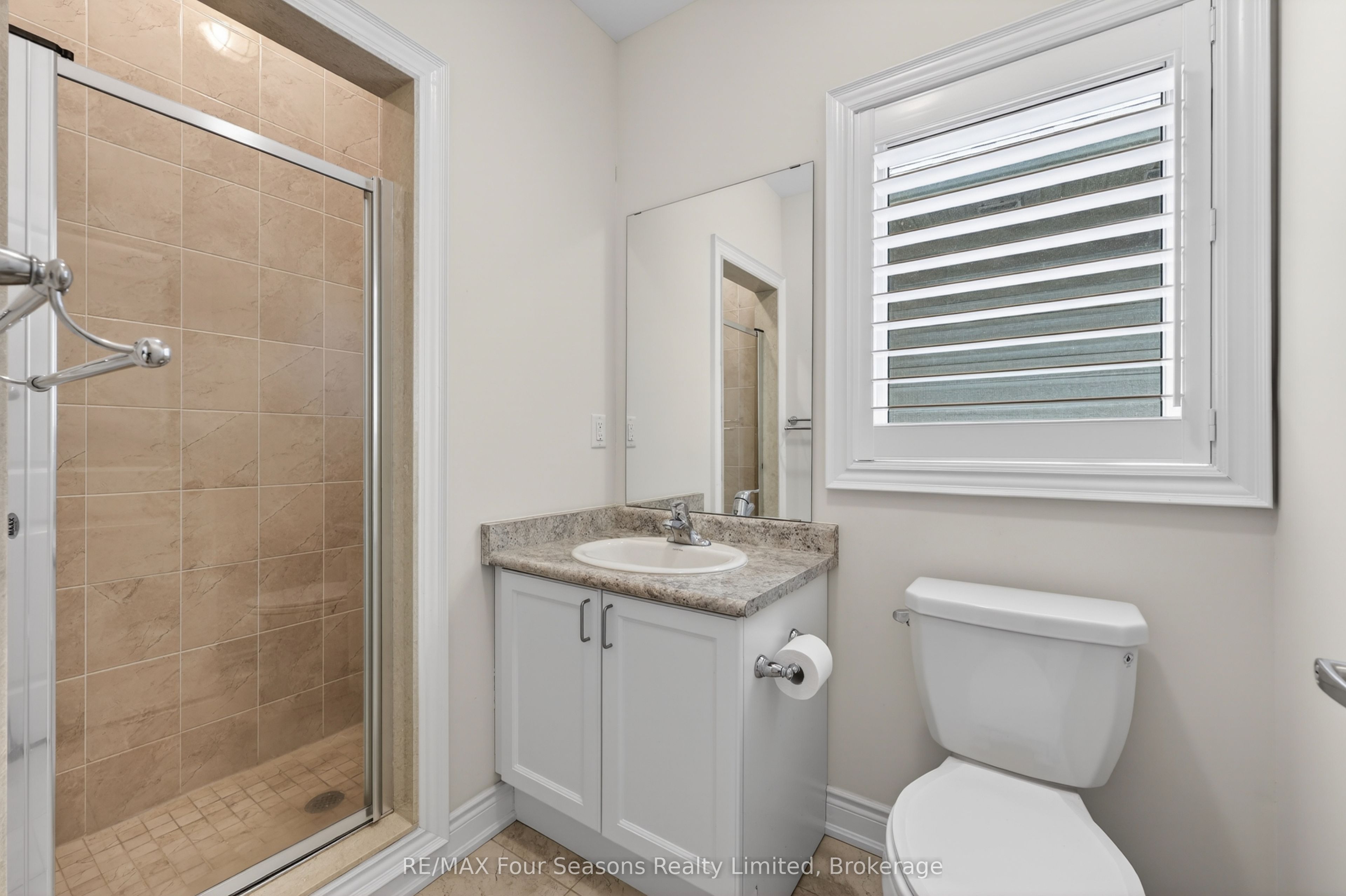 100 Kari Crescent Property Photo 16