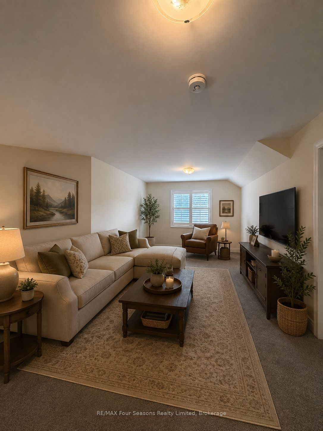 100 Kari Crescent Property Photo 18