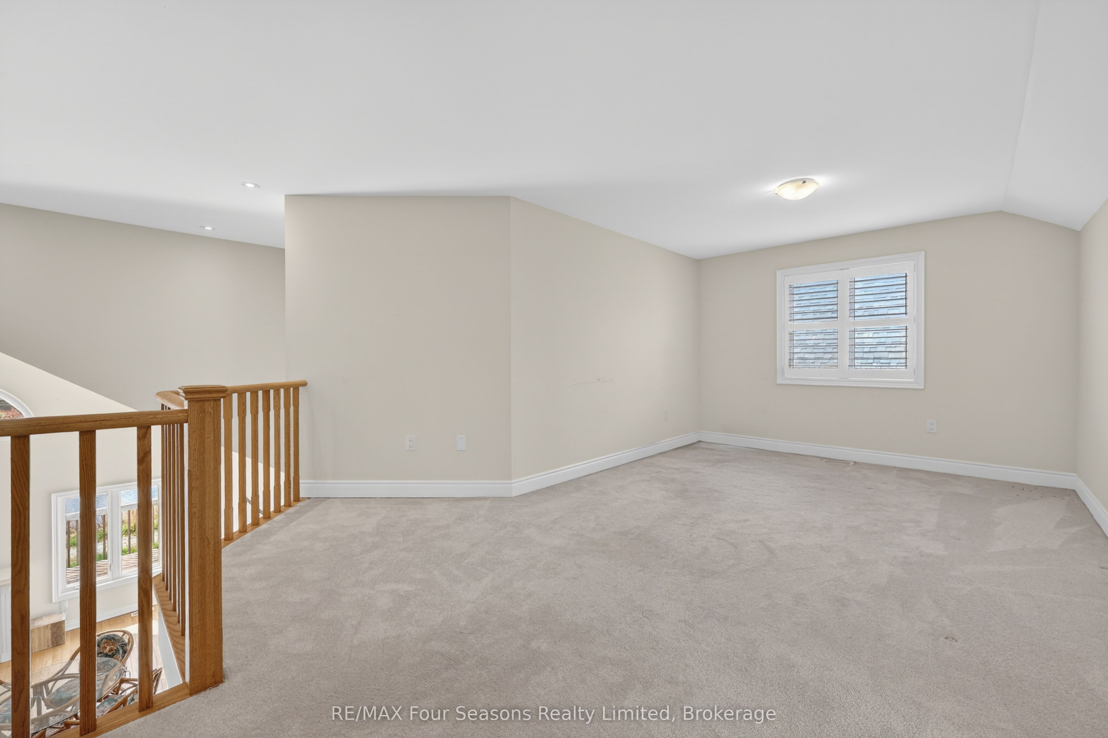 100 Kari Crescent Property Photo 19