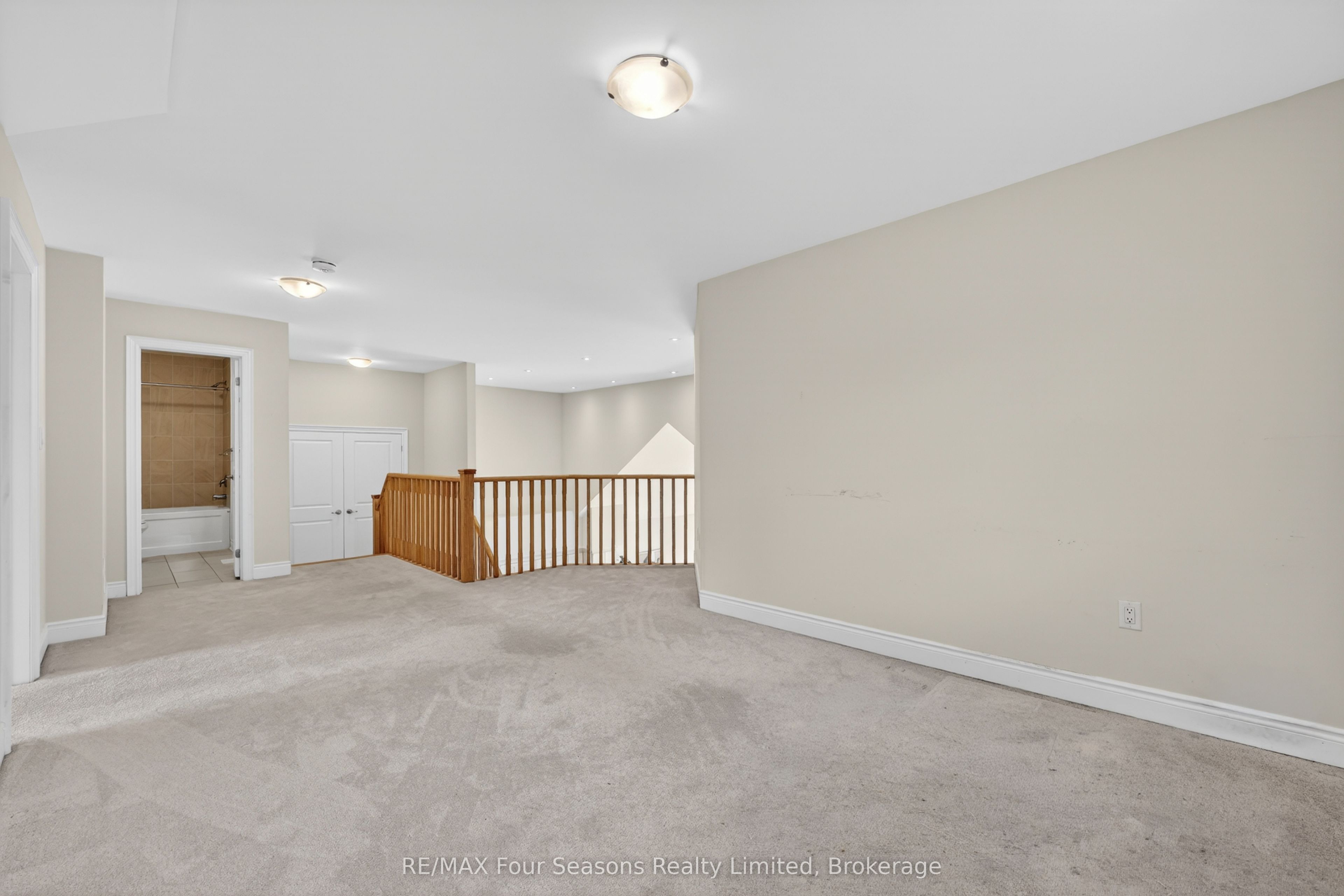 100 Kari Crescent Property Photo 20