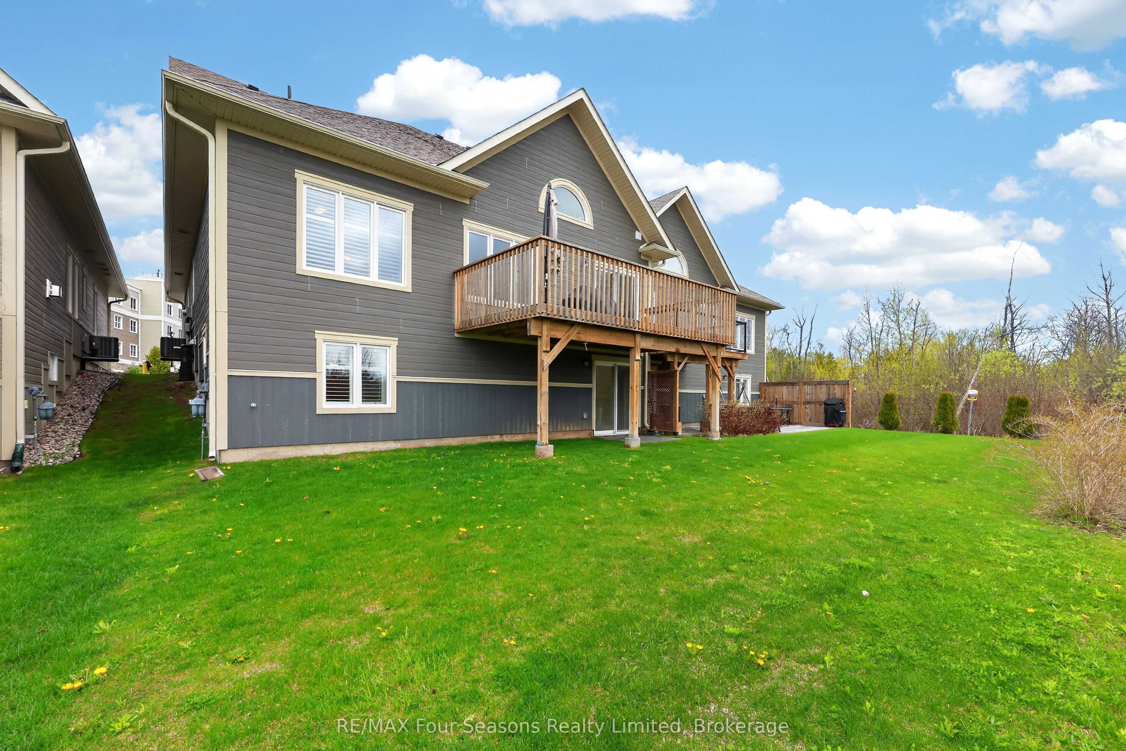 100 Kari Crescent Property Photo 32
