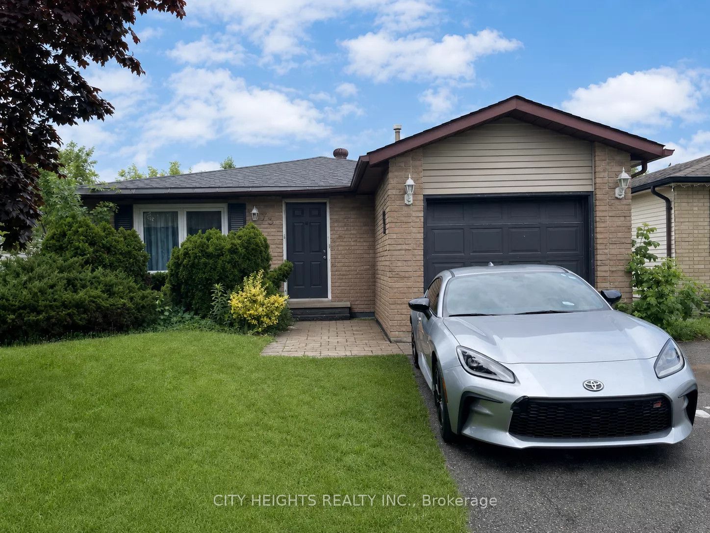 73 Hickling Trail Property Photo 1