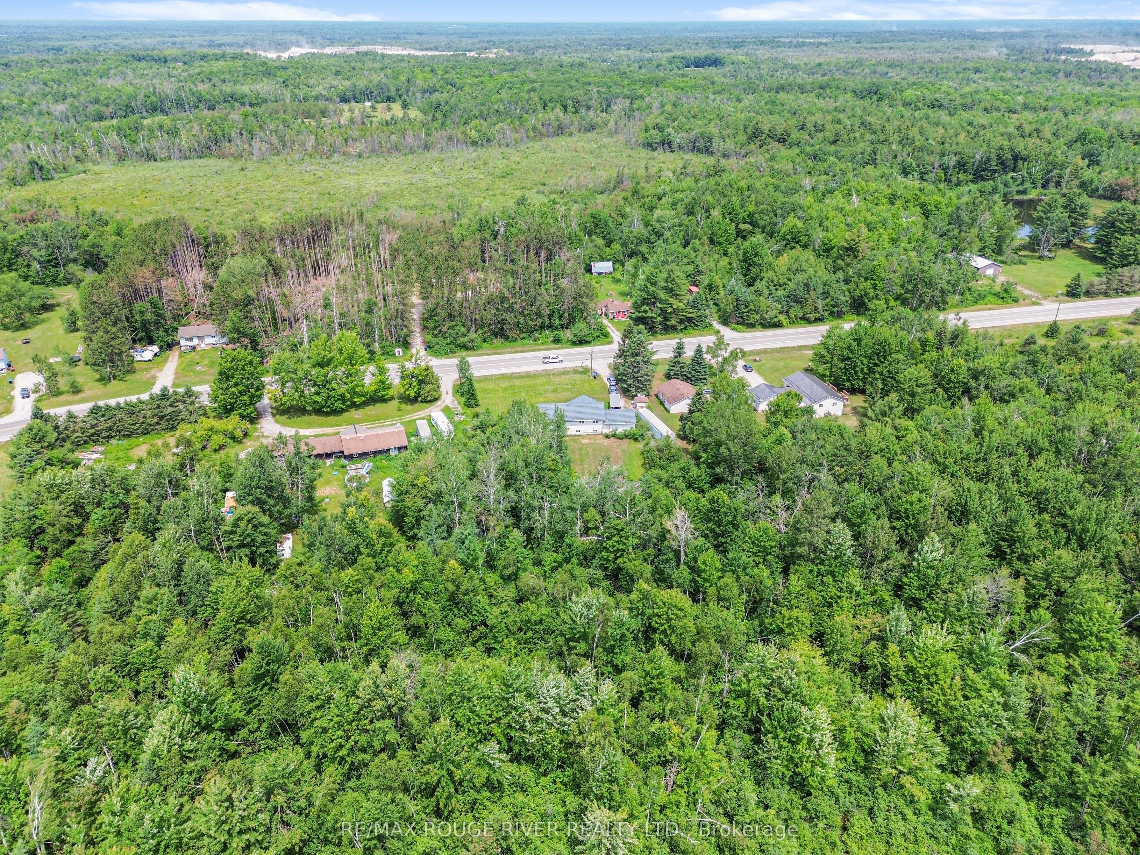 2225 Monck Road Property Photo 4