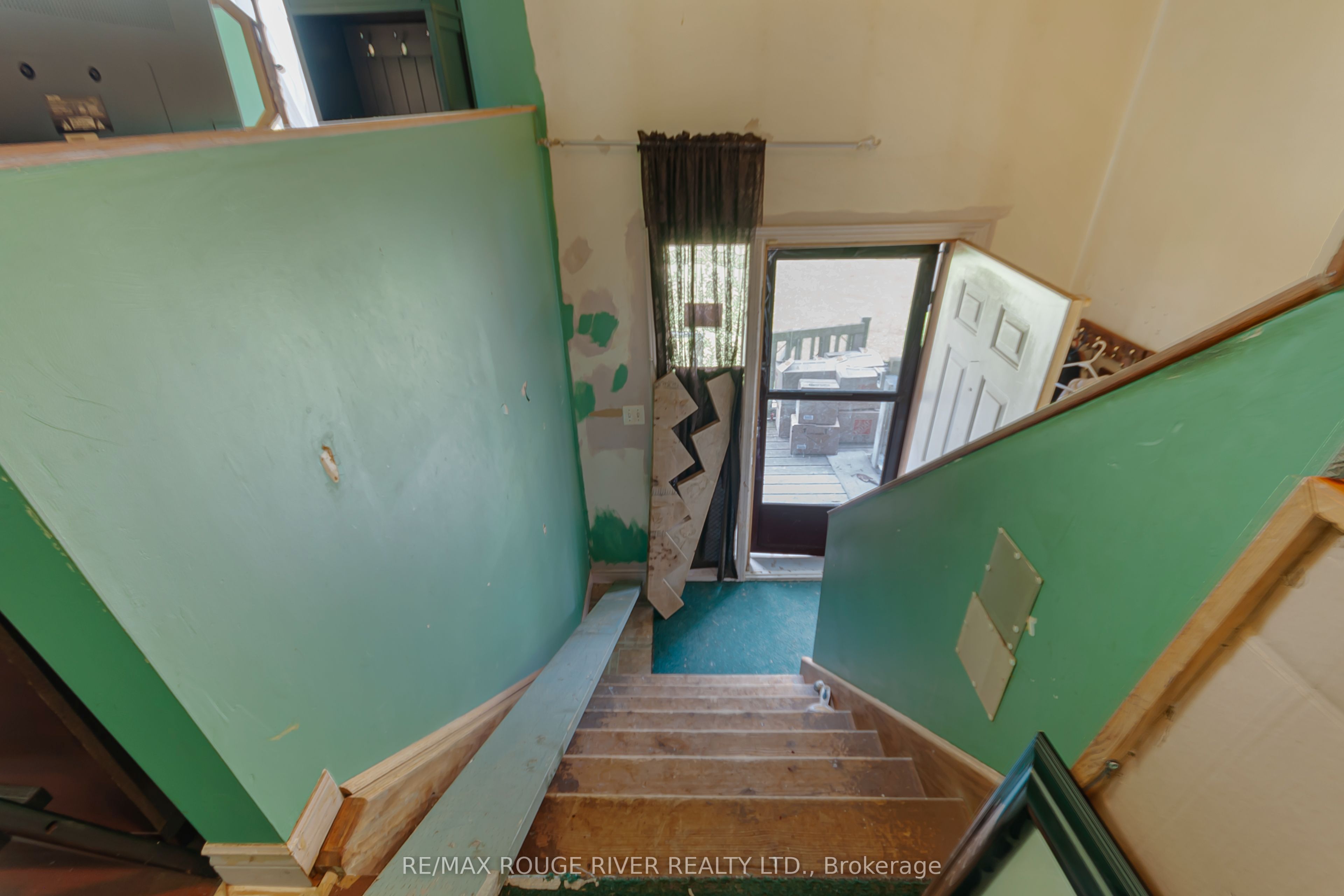 2225 Monck Road Property Photo 10