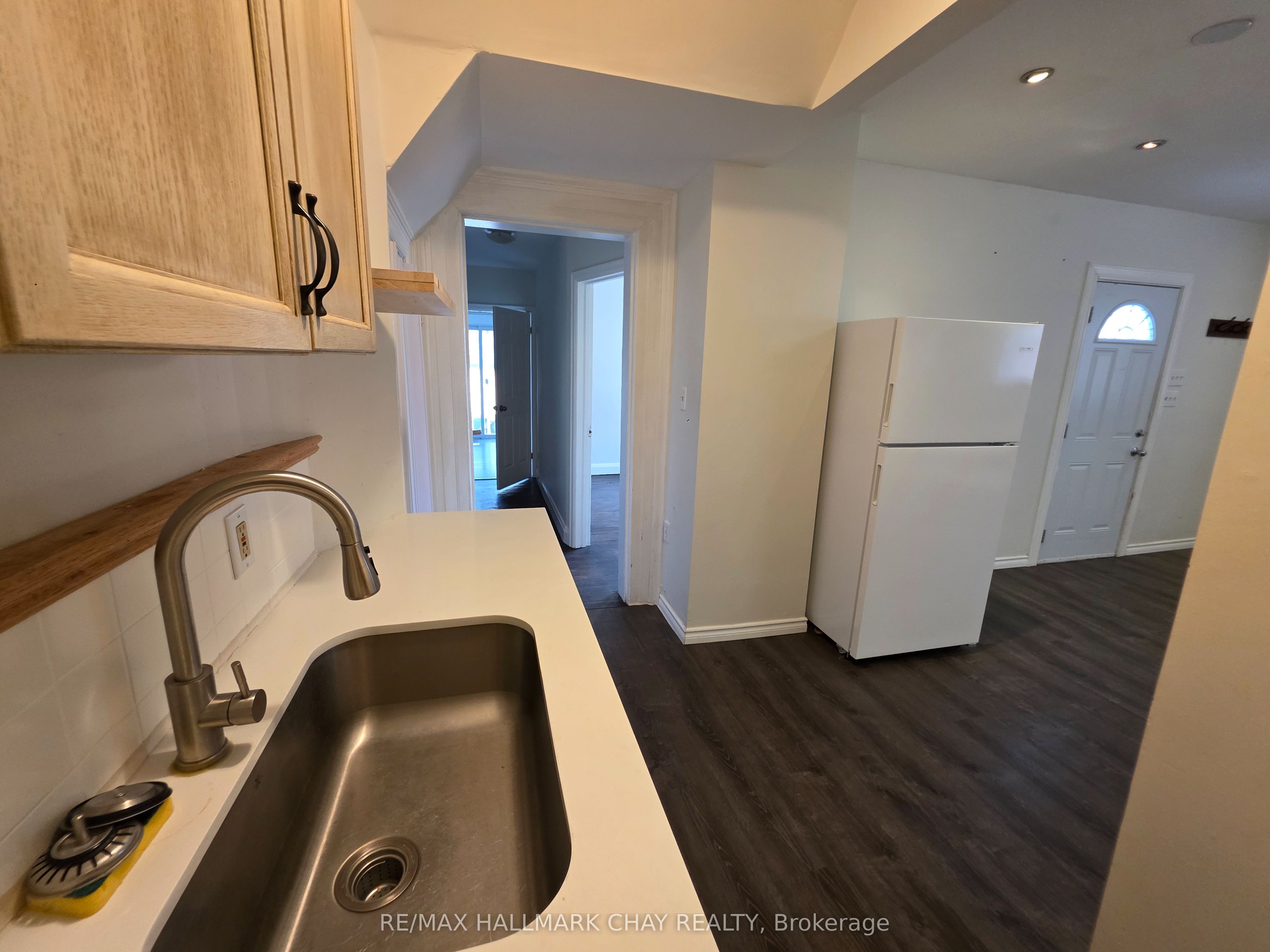 28 Matchedash Street N 3 Property Photo 6