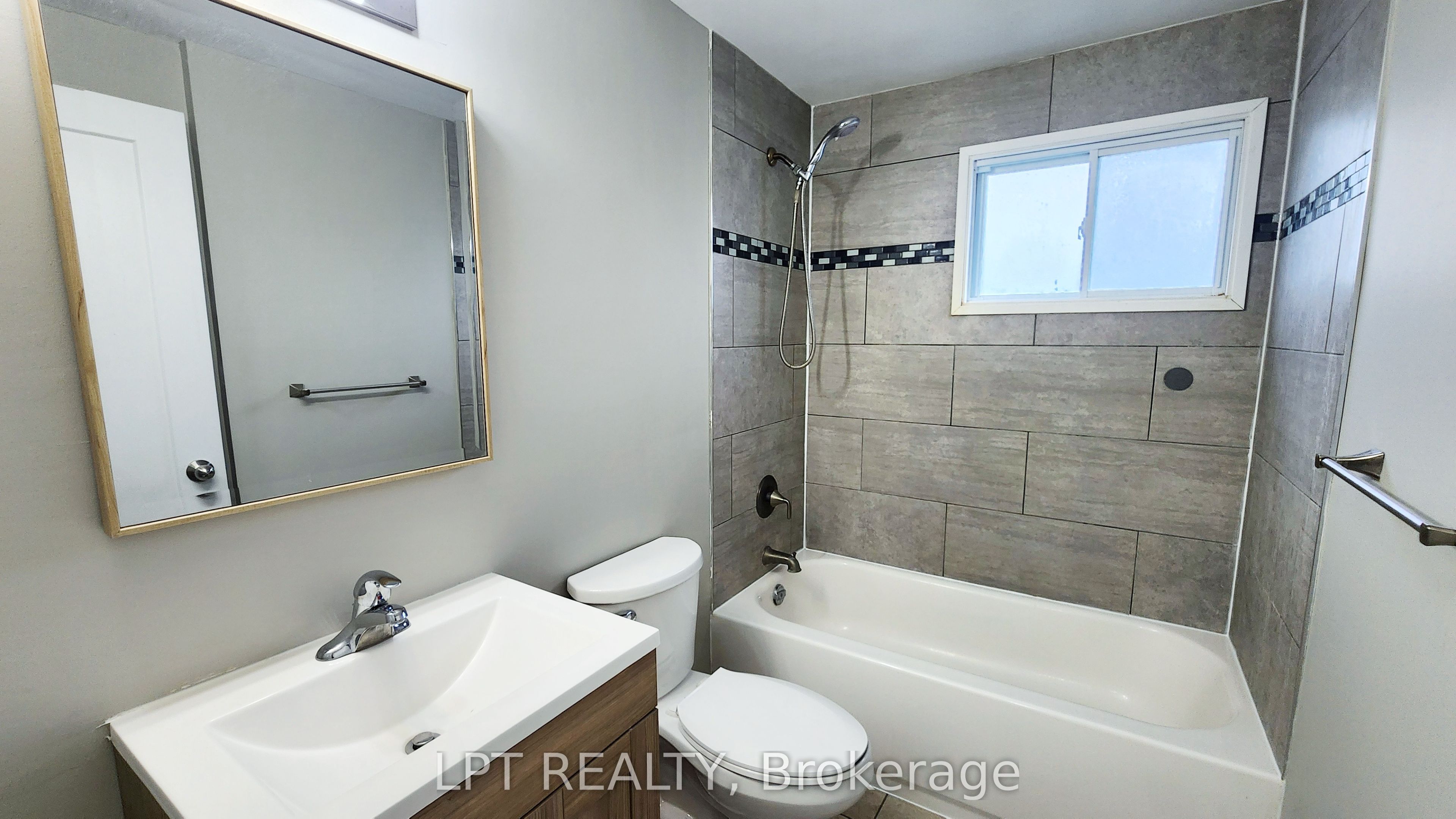 38 Chaucer Crescent Property Photo 12