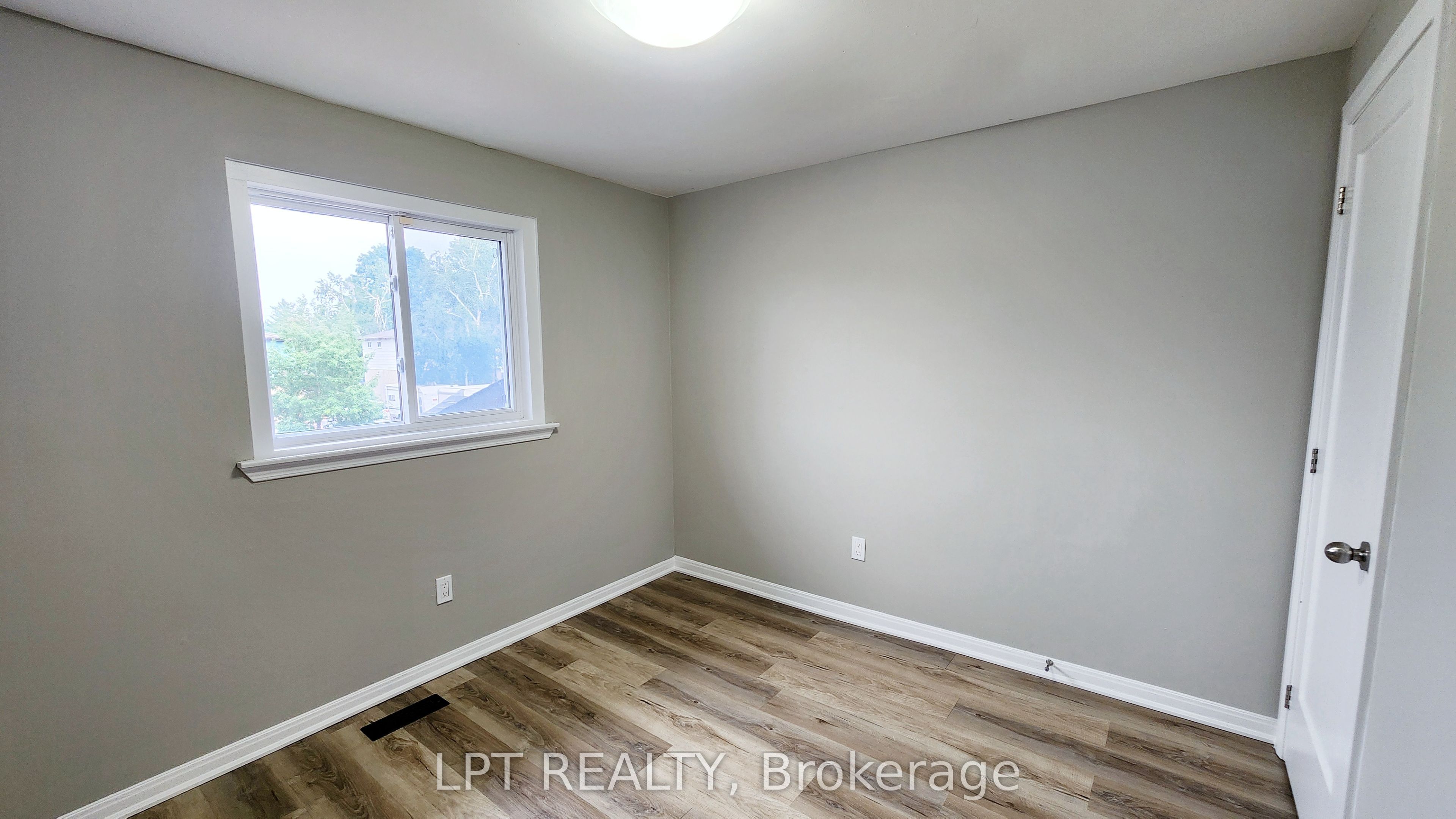 38 Chaucer Crescent Property Photo 18
