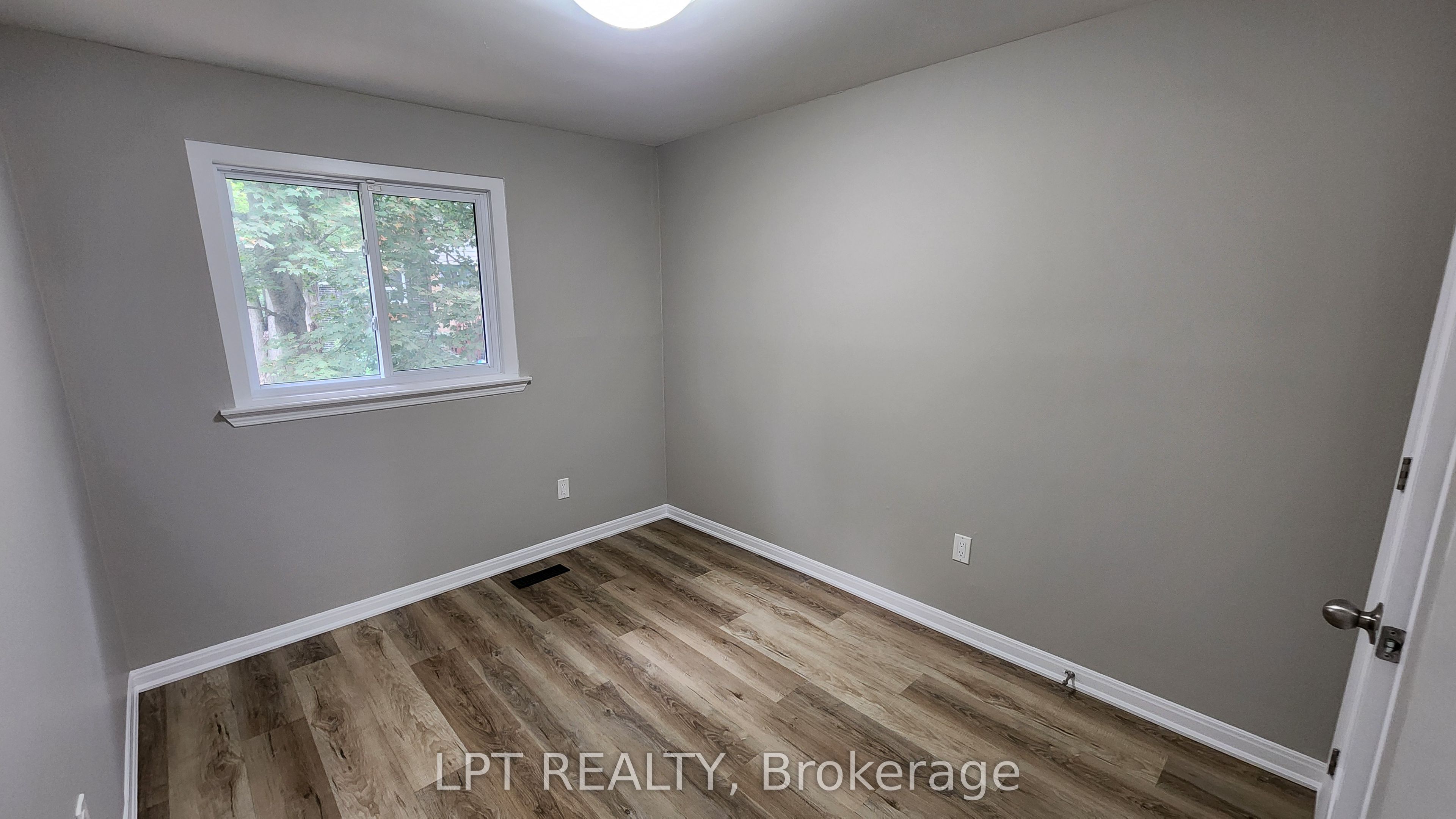 38 Chaucer Crescent Property Photo 20