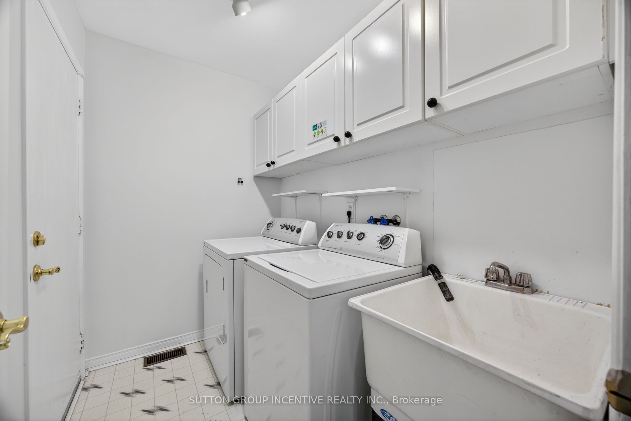 40 Museum Drive 403 Property Photo 17