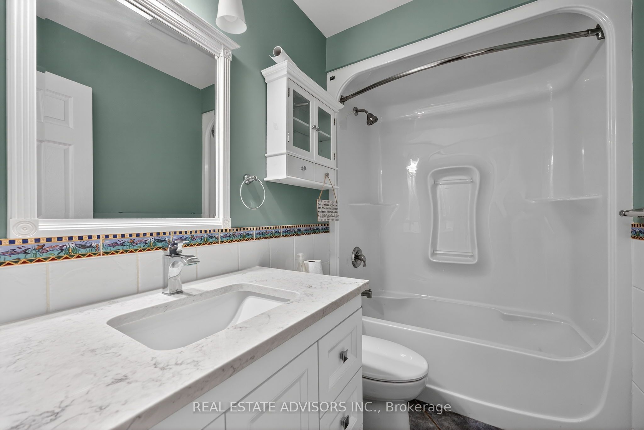1563 15 16 Side Road E Property Photo 18