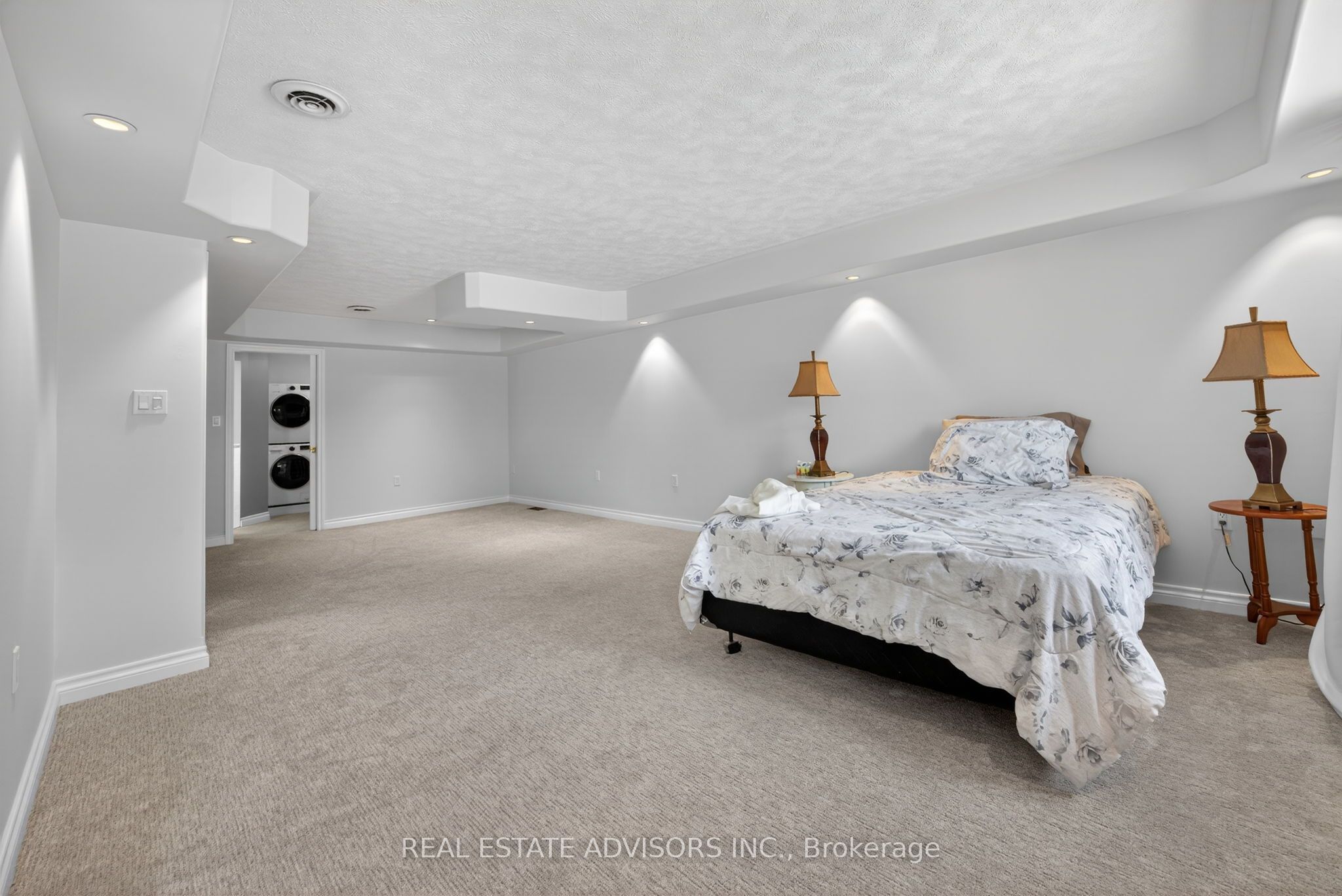 1563 15 16 Side Road E Property Photo 22