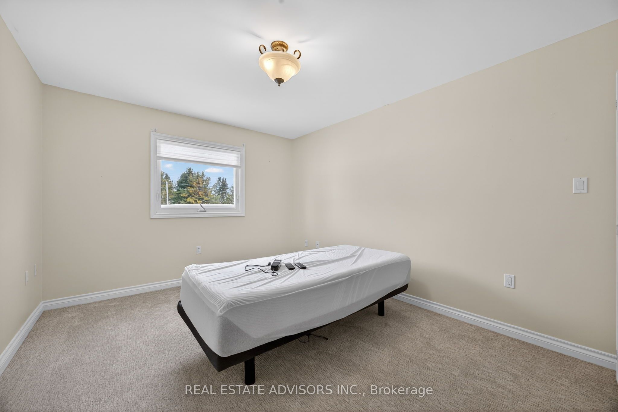 1563 15 16 Side Road E Property Photo 25