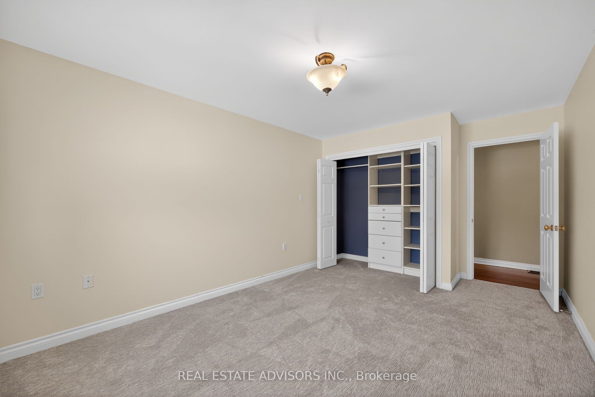 1563 15 16 Side Road E Property Photo 28