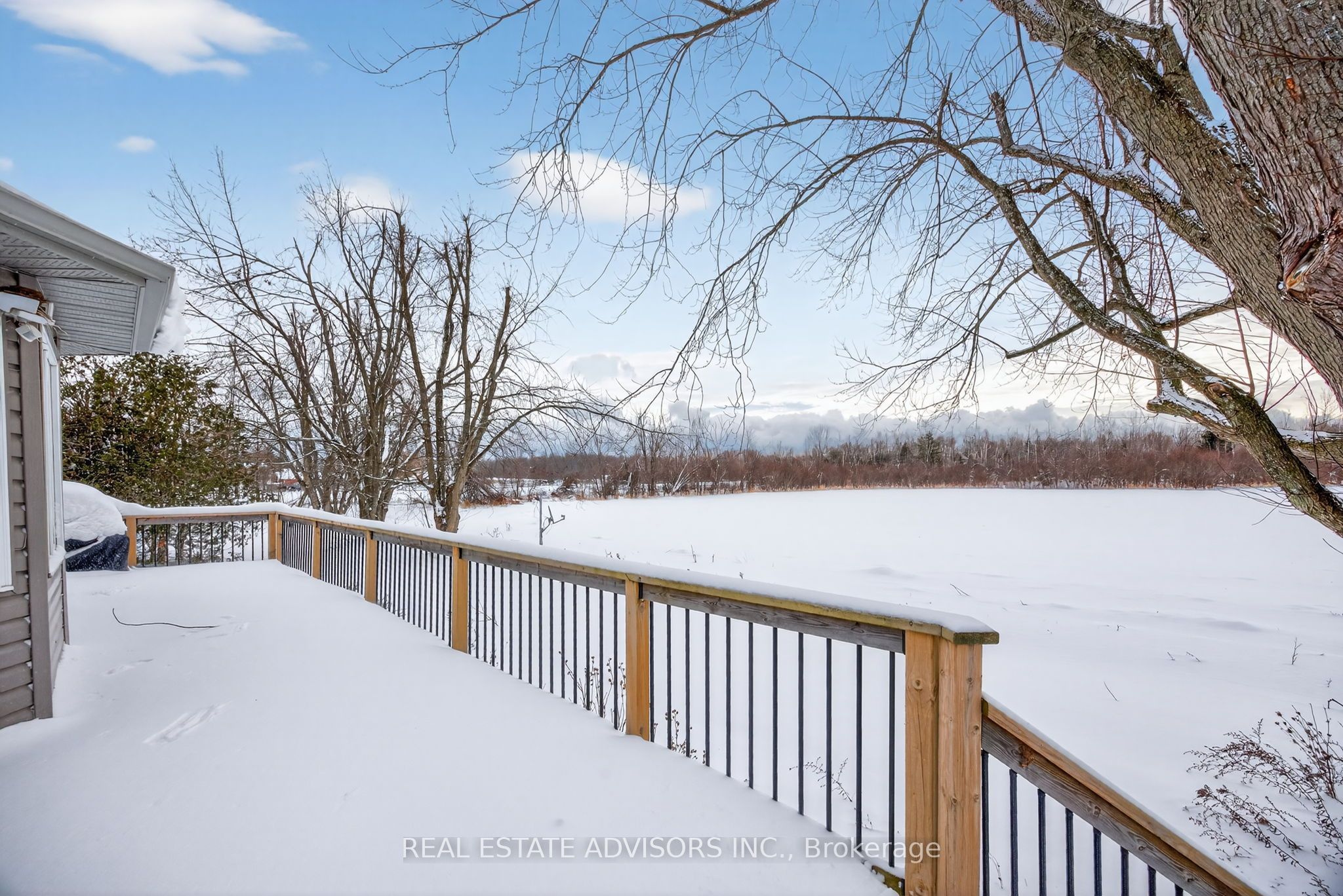 1563 15 16 Side Road E Property Photo 41