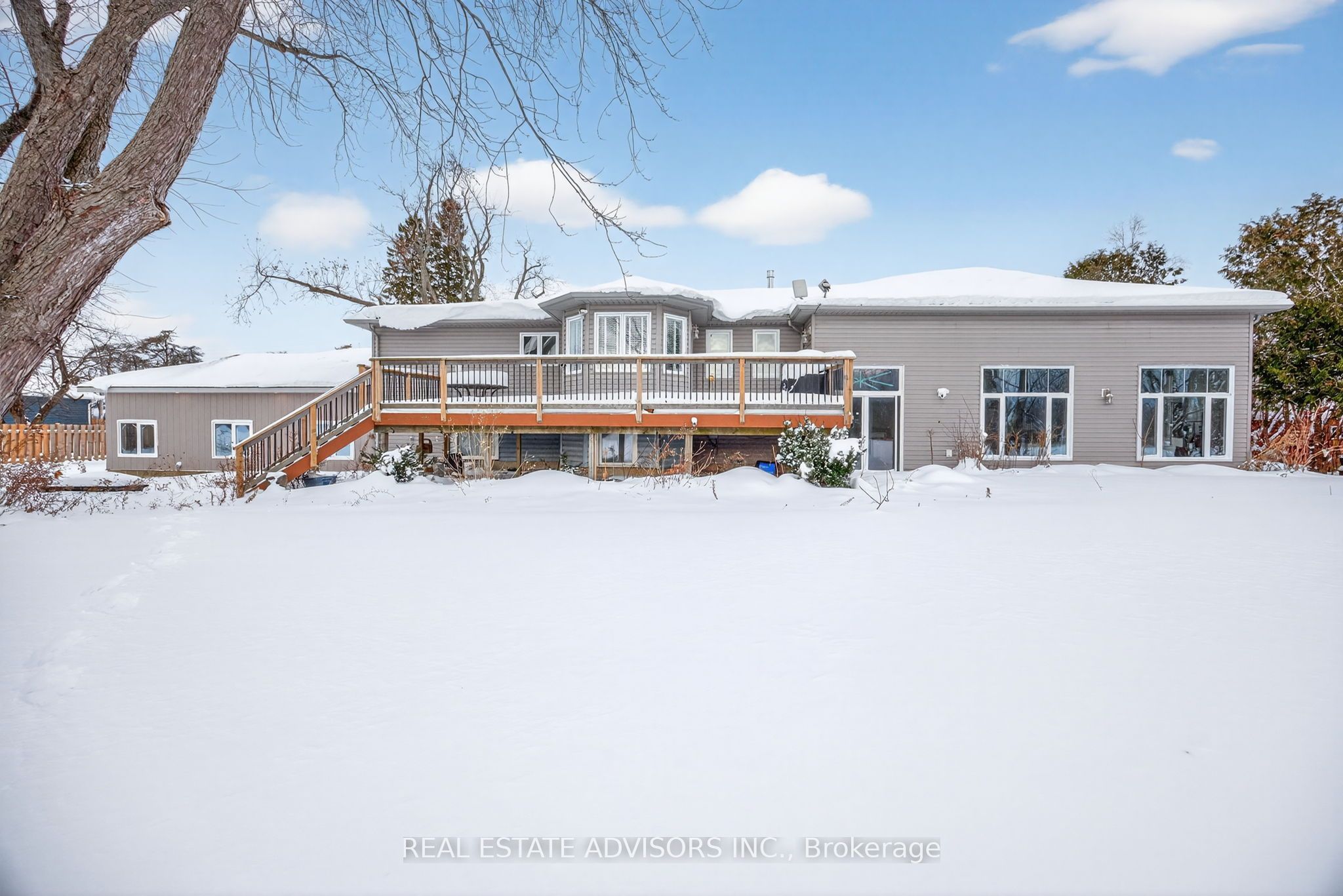 1563 15 16 Side Road E Property Photo 42