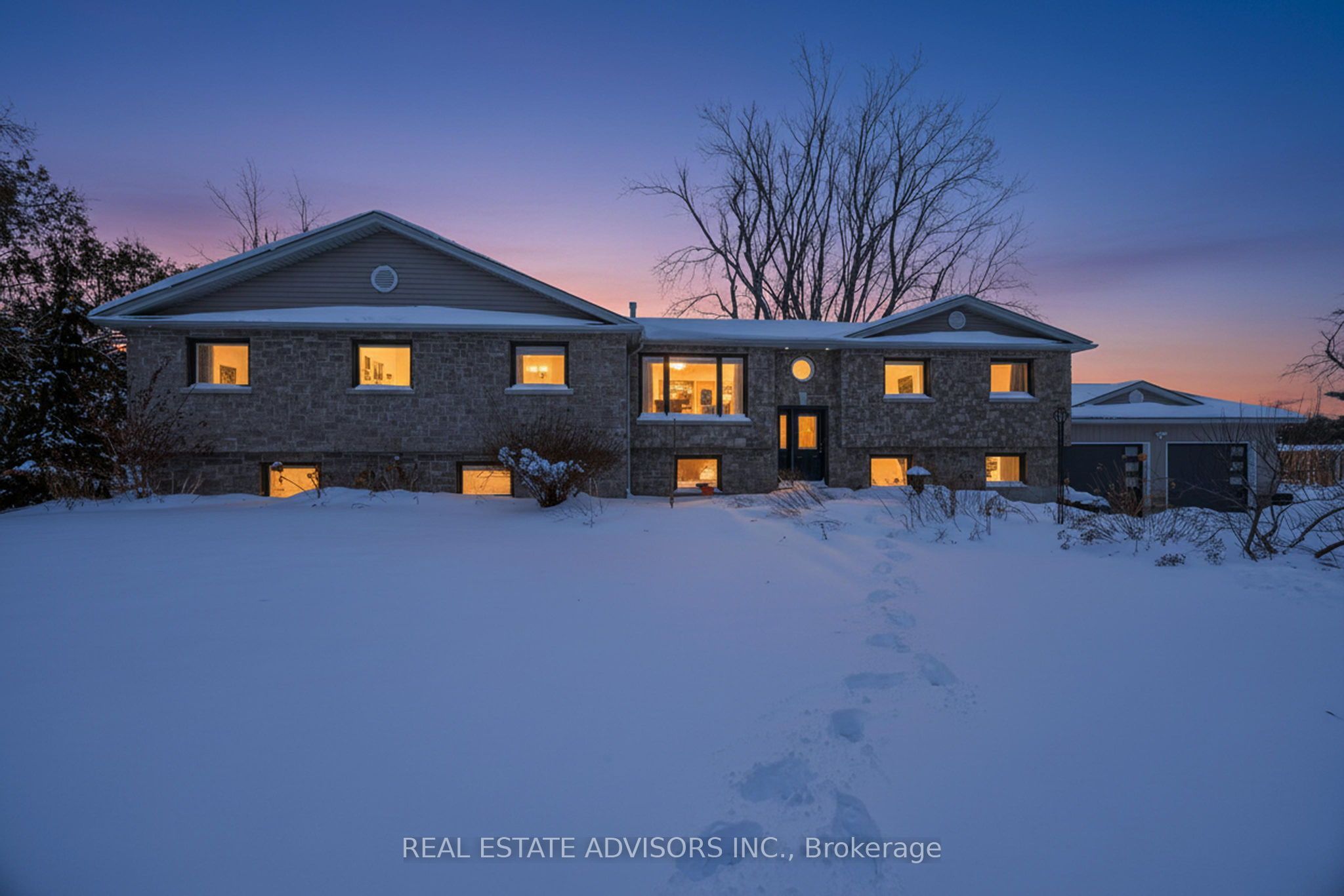 1563 15 16 Side Road E Property Photo 45