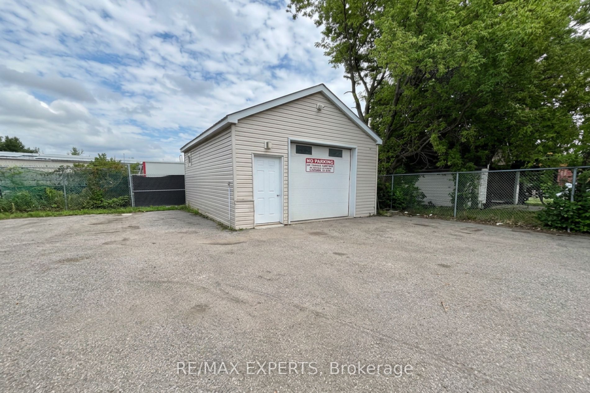 5 Ferndale Drive N 3 Property Photo 3