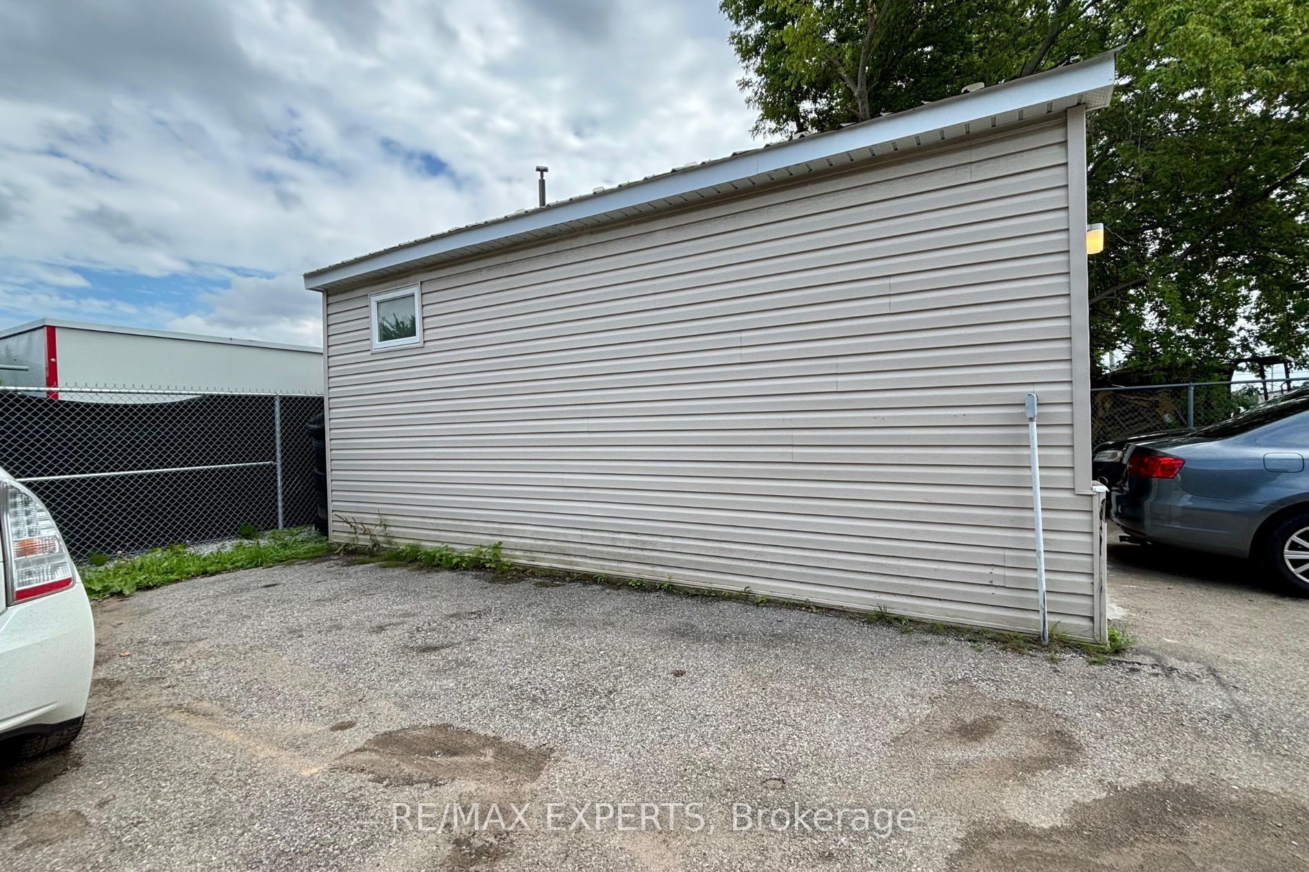 5 Ferndale Drive N 3 Property Photo 6