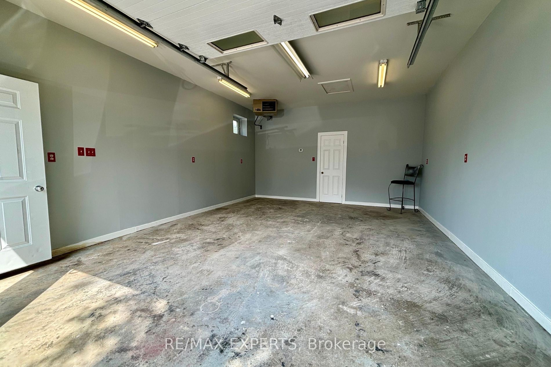 5 Ferndale Drive N 3 Property Photo 10