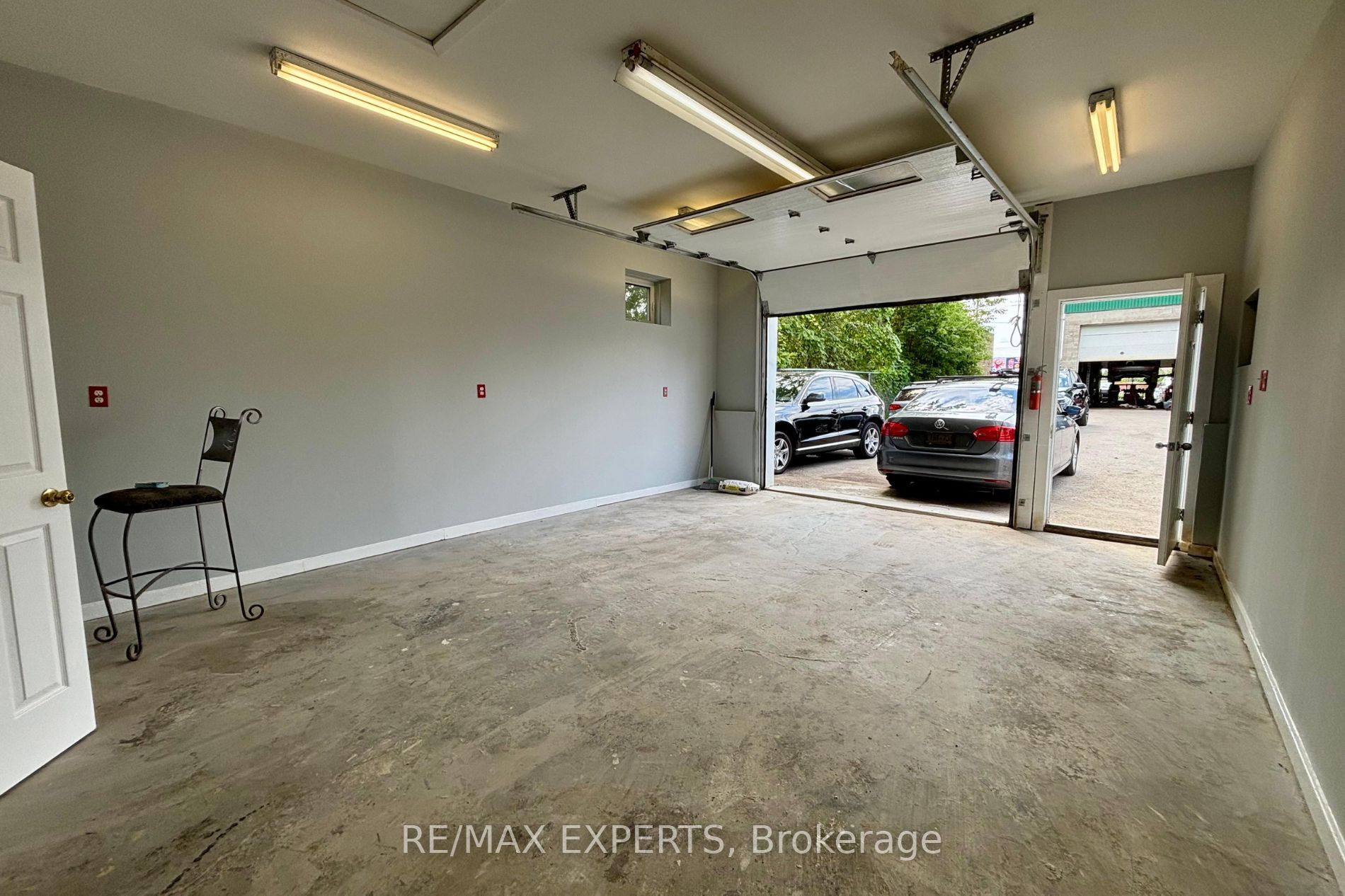 5 Ferndale Drive N 3 Property Photo 12