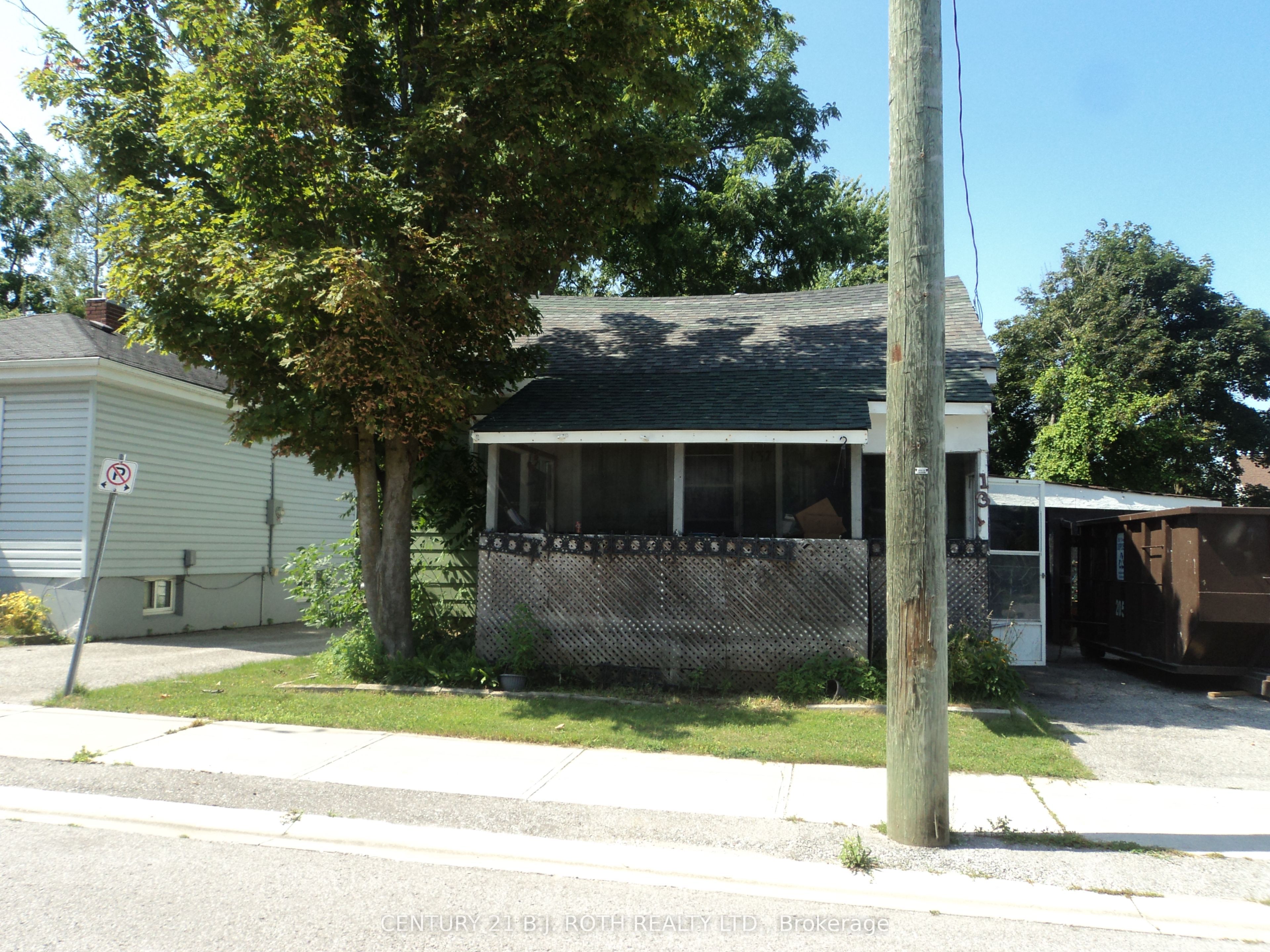 137 Dufferin Street Property Photo 1
