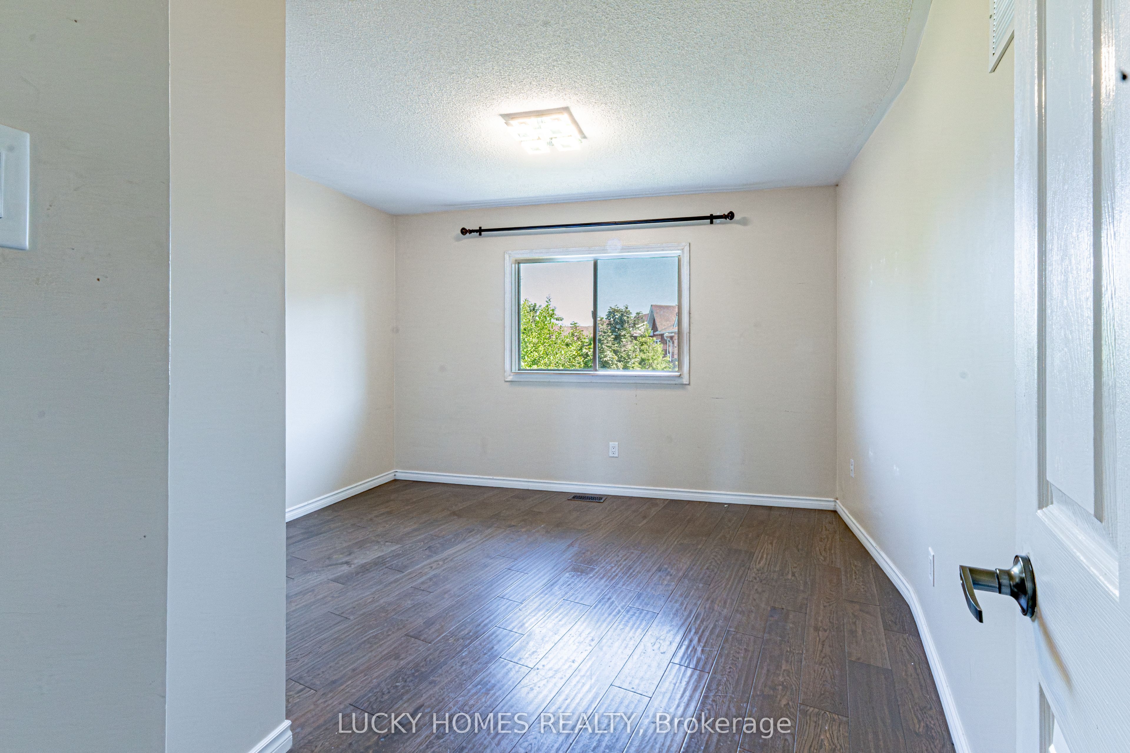 65 Lyfytt Crescent Property Photo 18